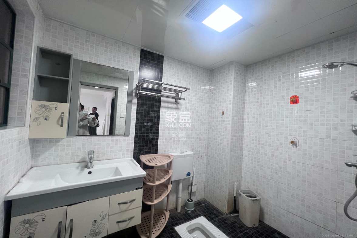 东玺门  3室2厅1卫    2300.0元/月 东玺门  3室2厅1卫    2300.0元/月室内图