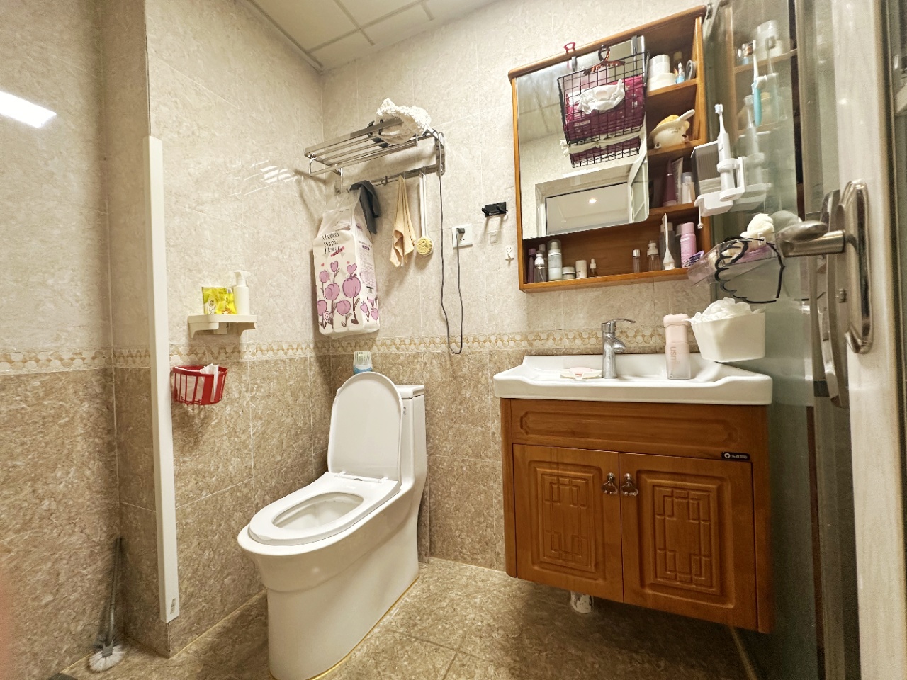 鑫生棕榈泉国际公馆  2室2厅2卫    136.0万 鑫生棕榈泉国际公馆  2室2厅2卫    136.0万室内图