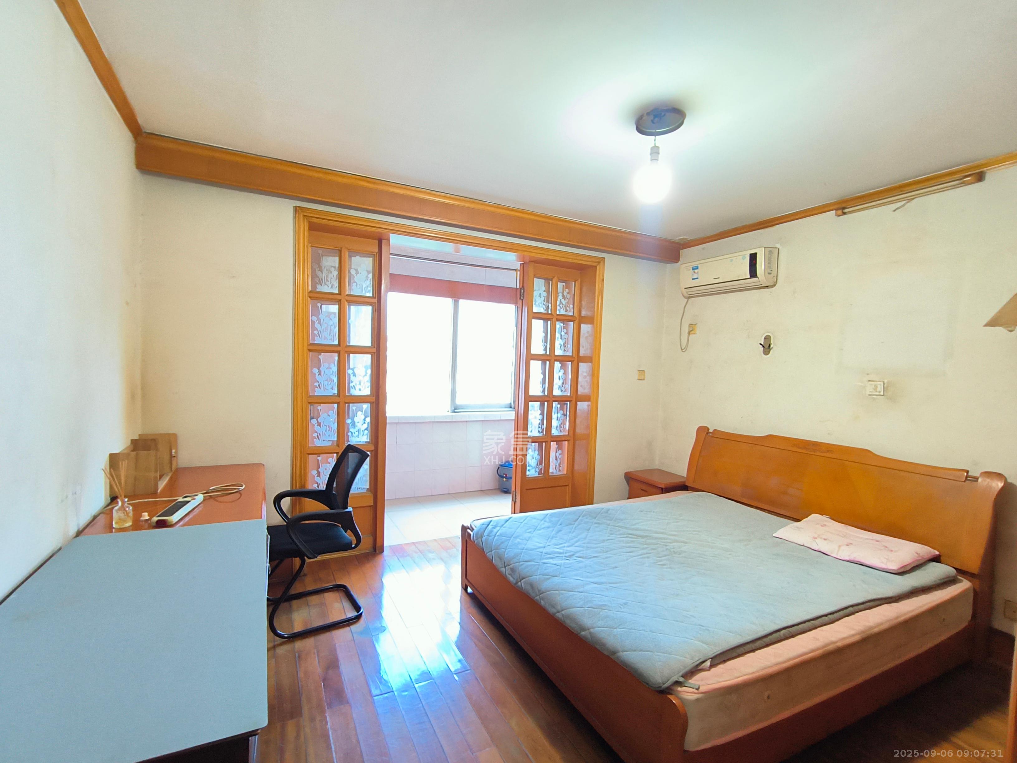 天心大厦  3室1厅1卫    2000.0元/月 天心大厦  3室1厅1卫    2000.0元/月室内图