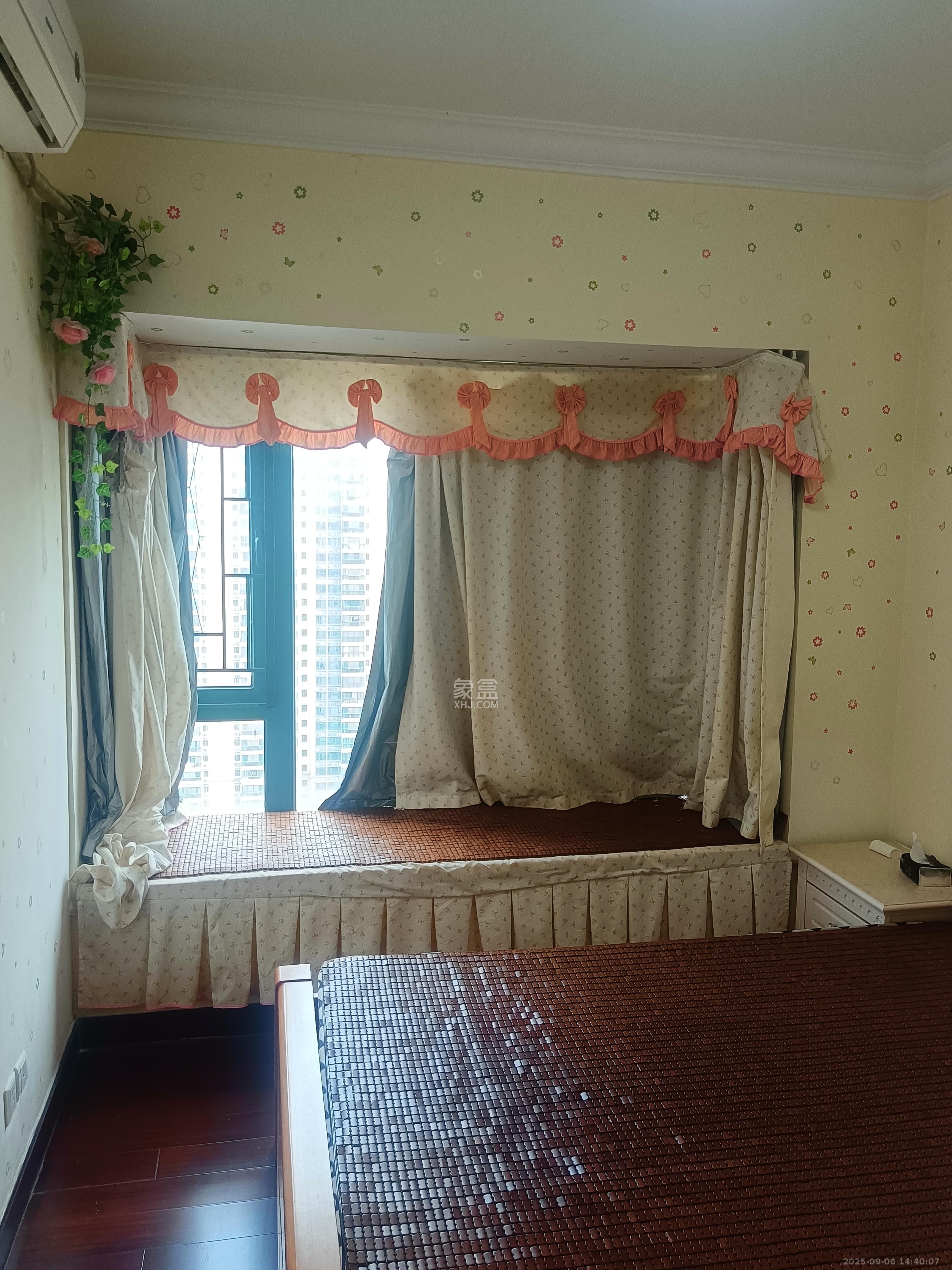 恒大雅苑  3室2厅2卫    2400.0元/月室内图