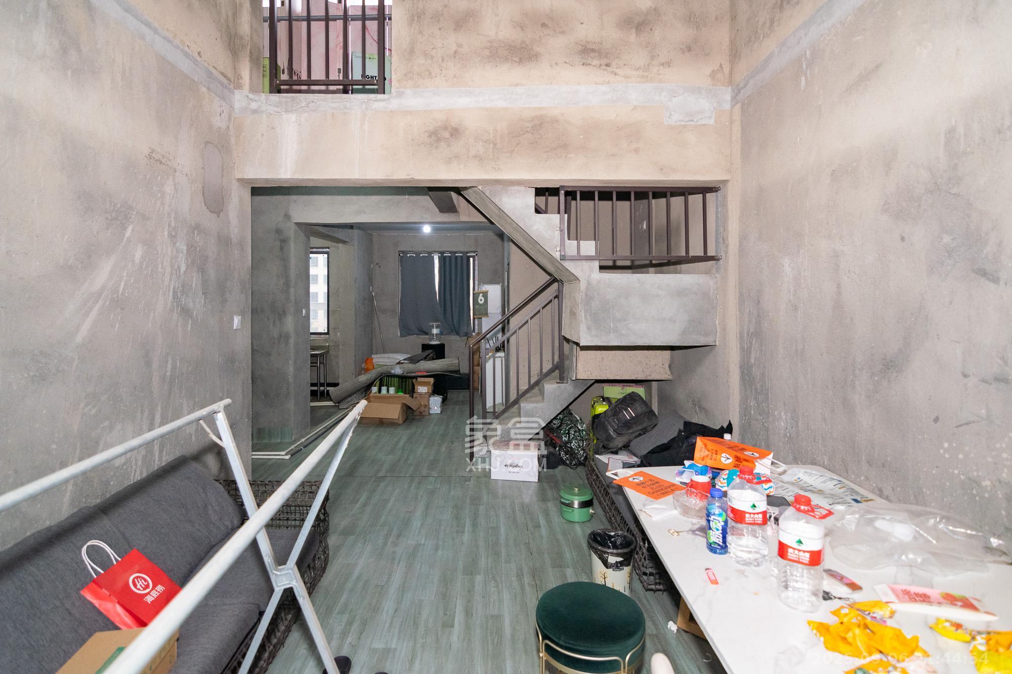 澳海望洲府  3室2厅2卫    59.8万 澳海望洲府  3室2厅2卫    59.8万客厅