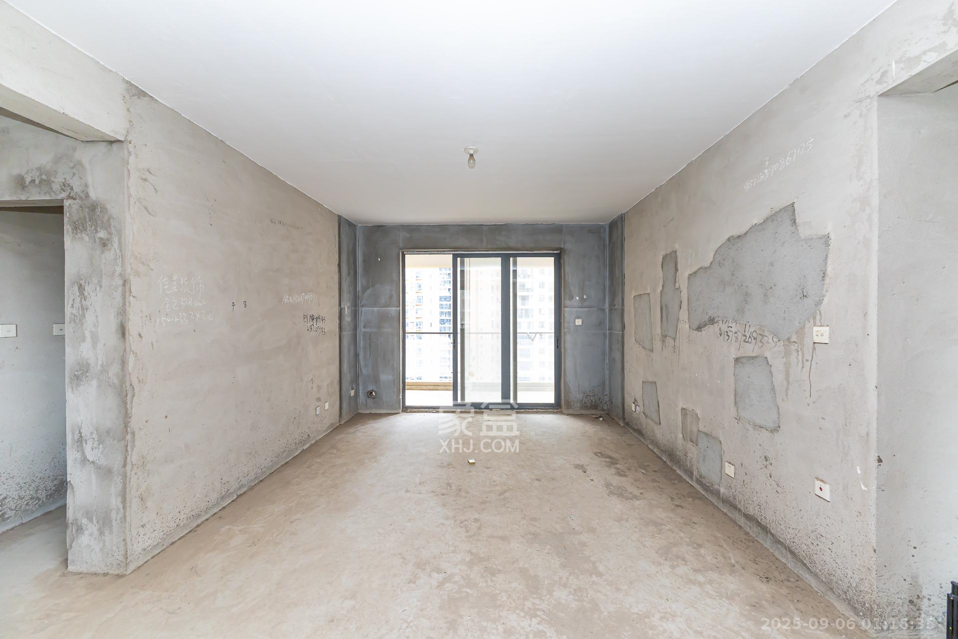 明发国际城 4室2厅2卫 80.0万 明发国际城 4室2厅2卫 80.0万客厅