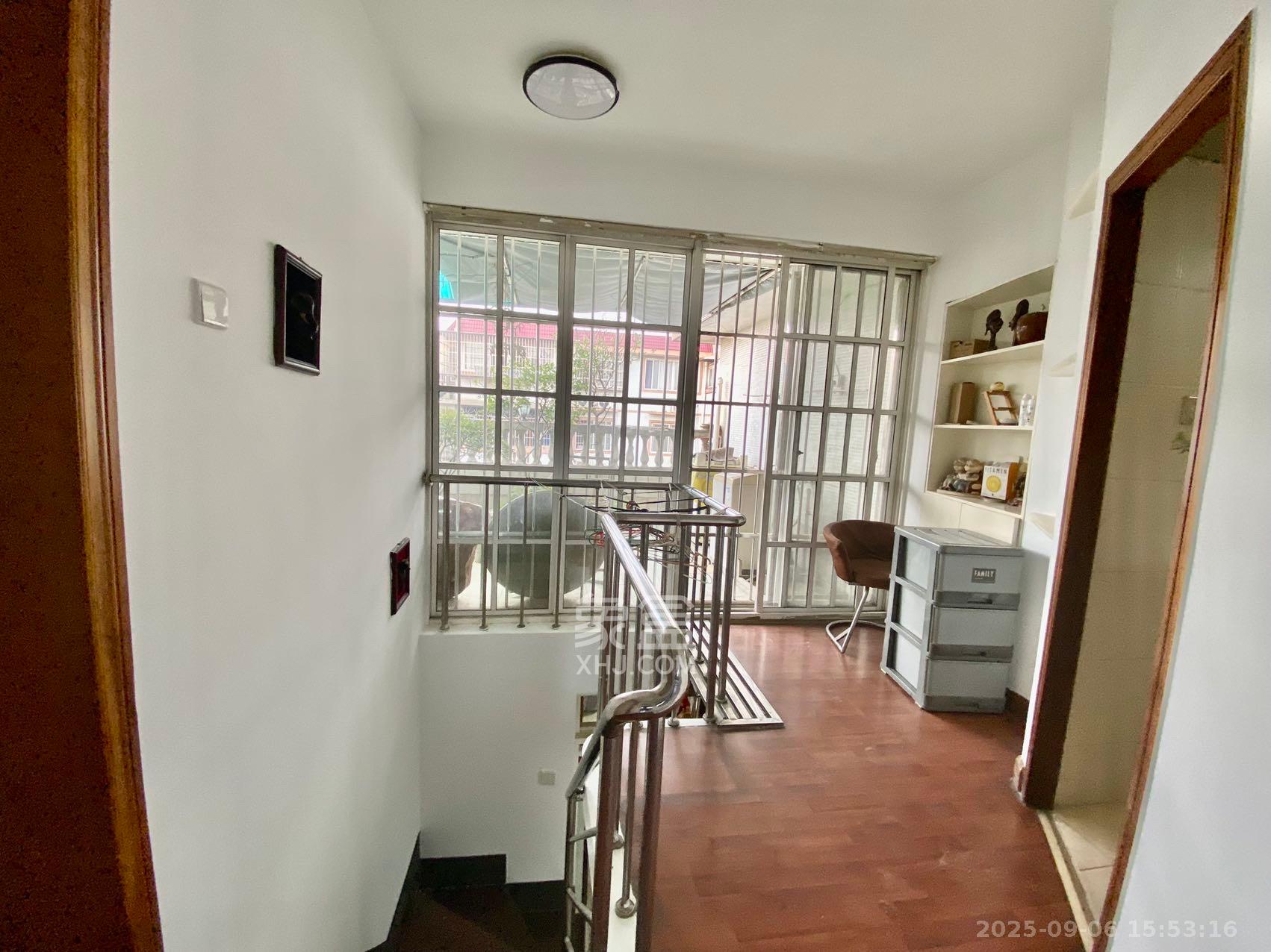 德政园  4室2厅2卫    2200.0元/月室内图