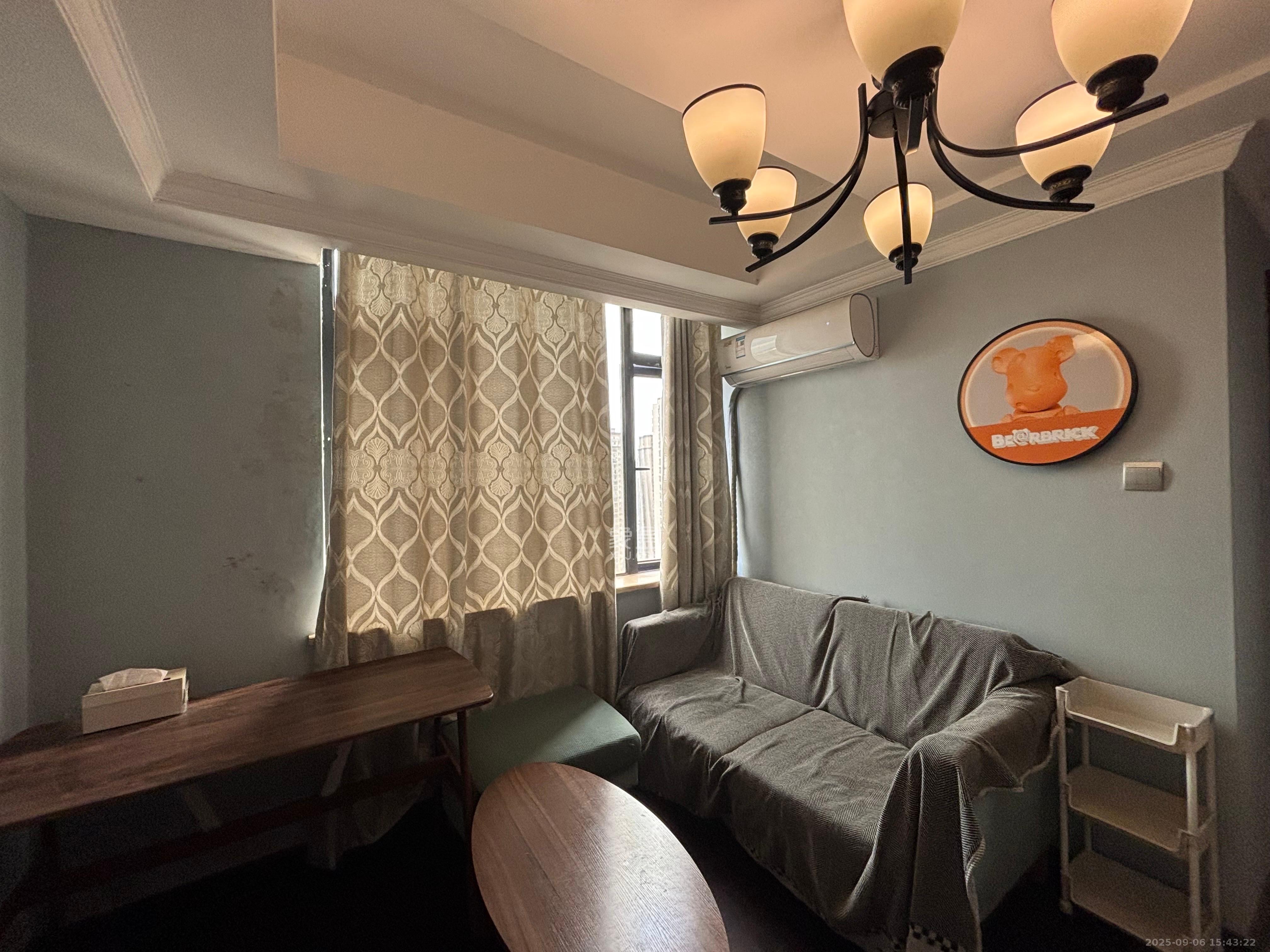 沁园春御院 1室1厅1卫 1800.0元/月 沁园春御院 1室1厅1卫 1800.0元/月室内图