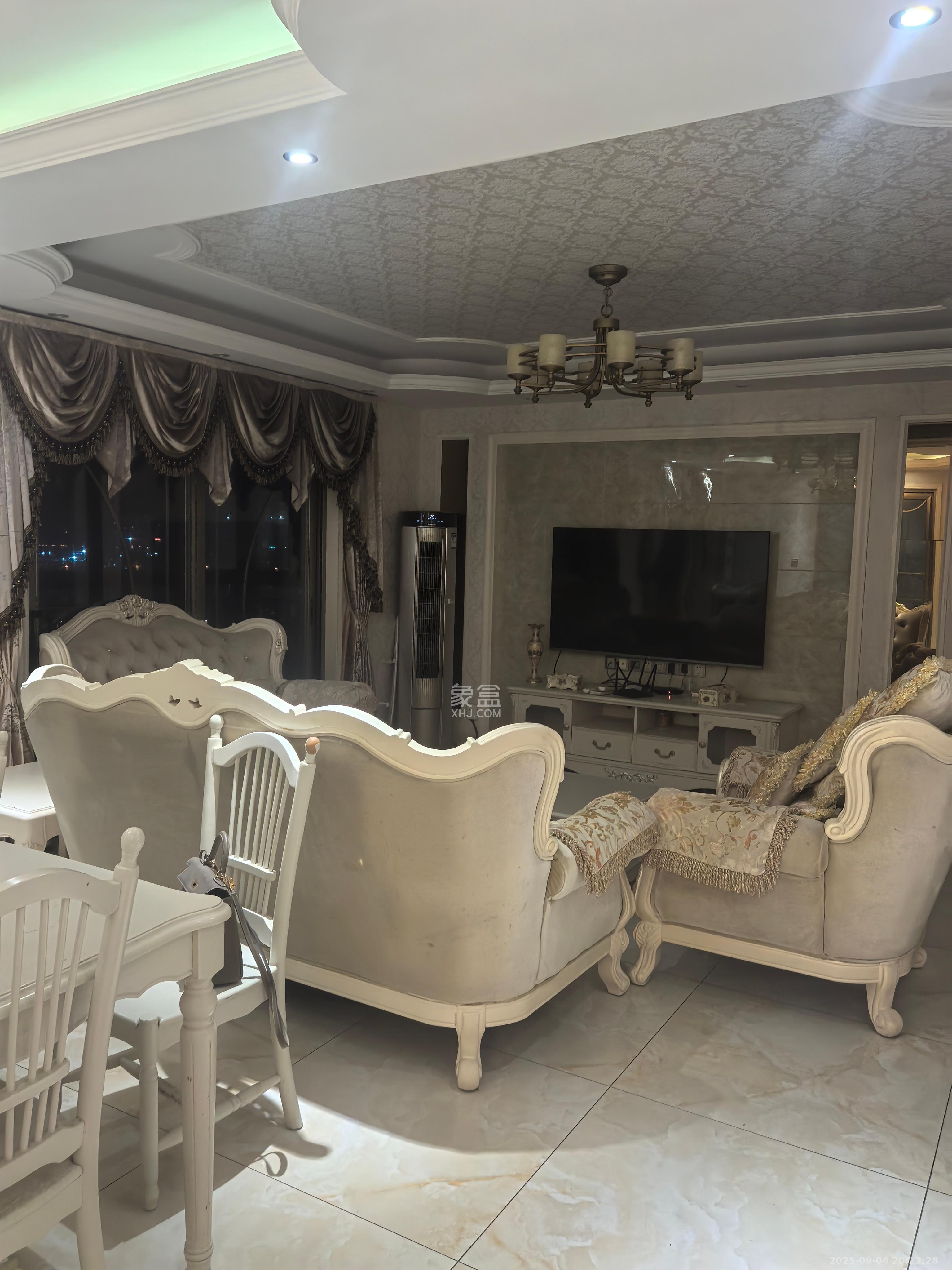 华润橡树湾 1室2厅2卫 3200.0元/月 华润橡树湾 1室2厅2卫 3200.0元/月室内图