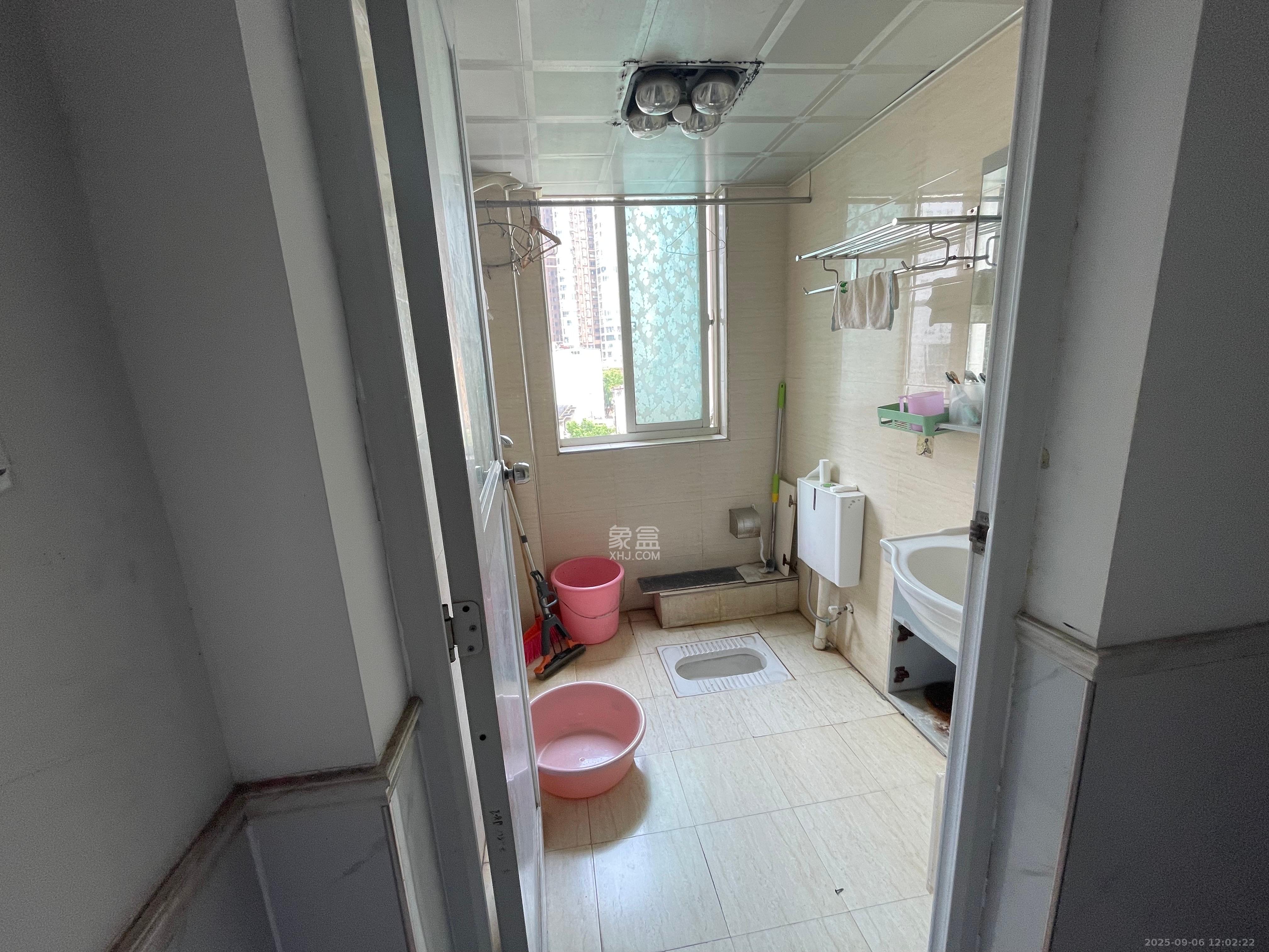 银轩铭誉（四海怡家）  5室1厅1卫    3800.0元/月室内图