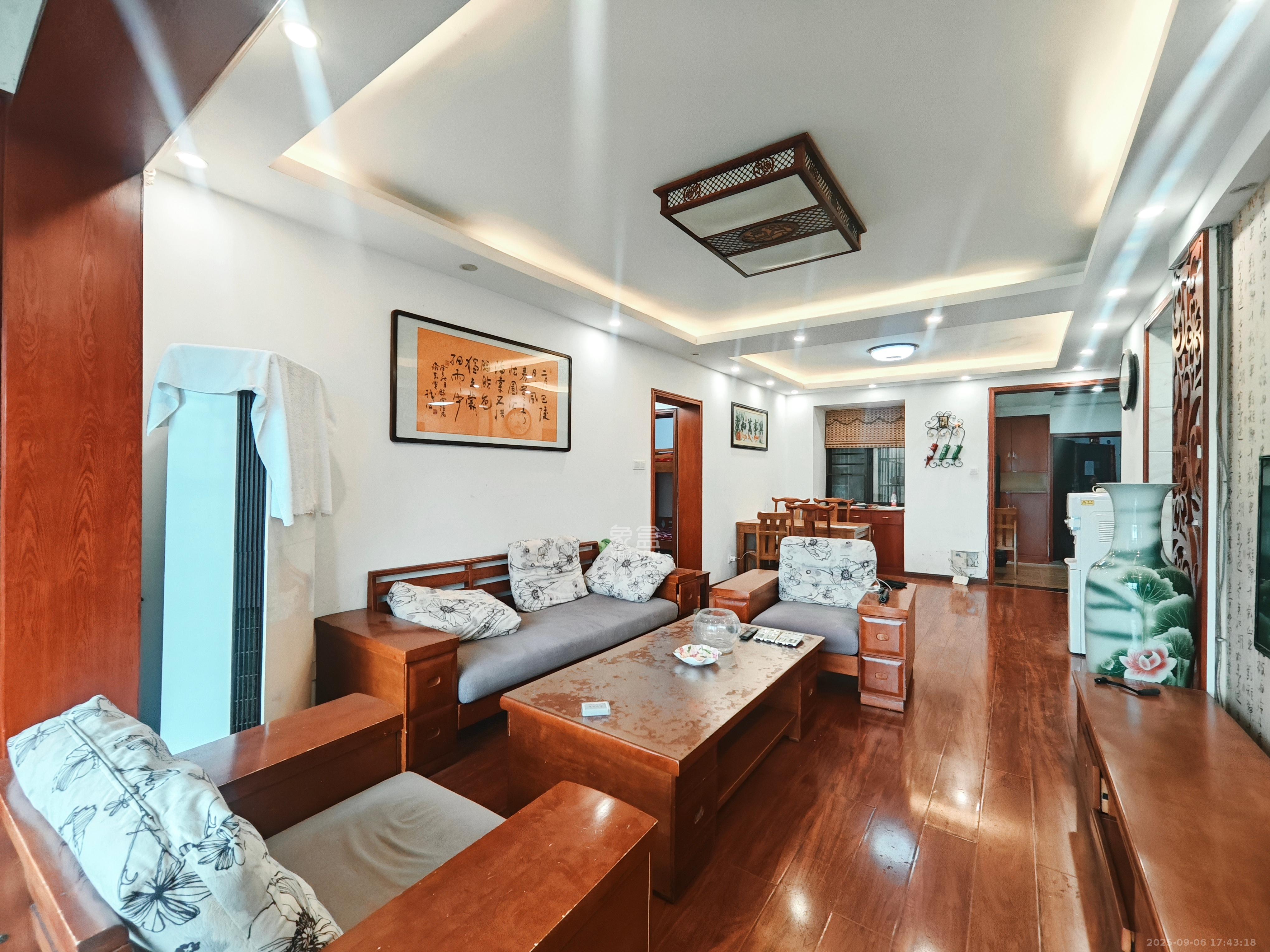 保利麓谷林语F区  3室2厅1卫    2600.0元/月室内图