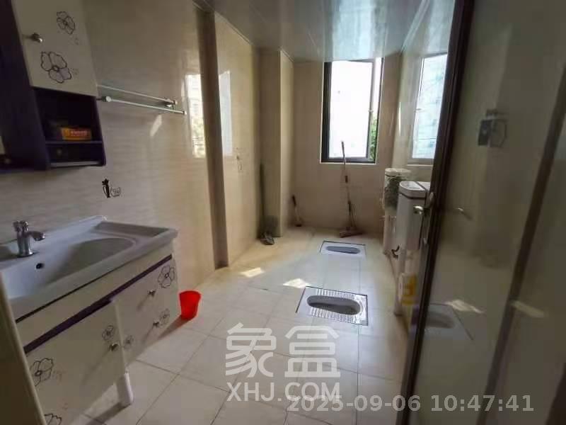 莱茵城  3室2厅2卫   2500.00元/月室内图