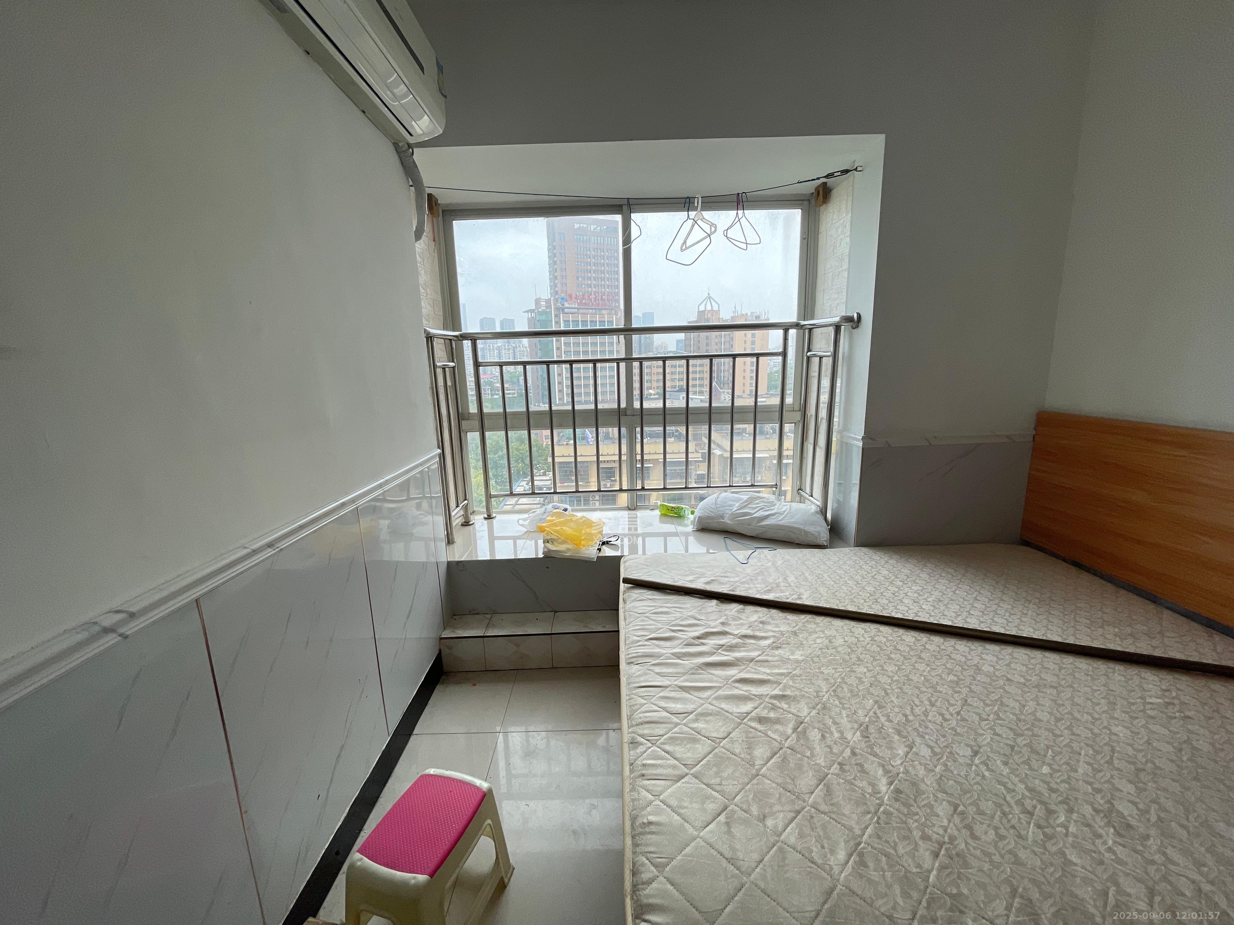 银轩铭誉（四海怡家）  5室1厅1卫    3800.0元/月室内图