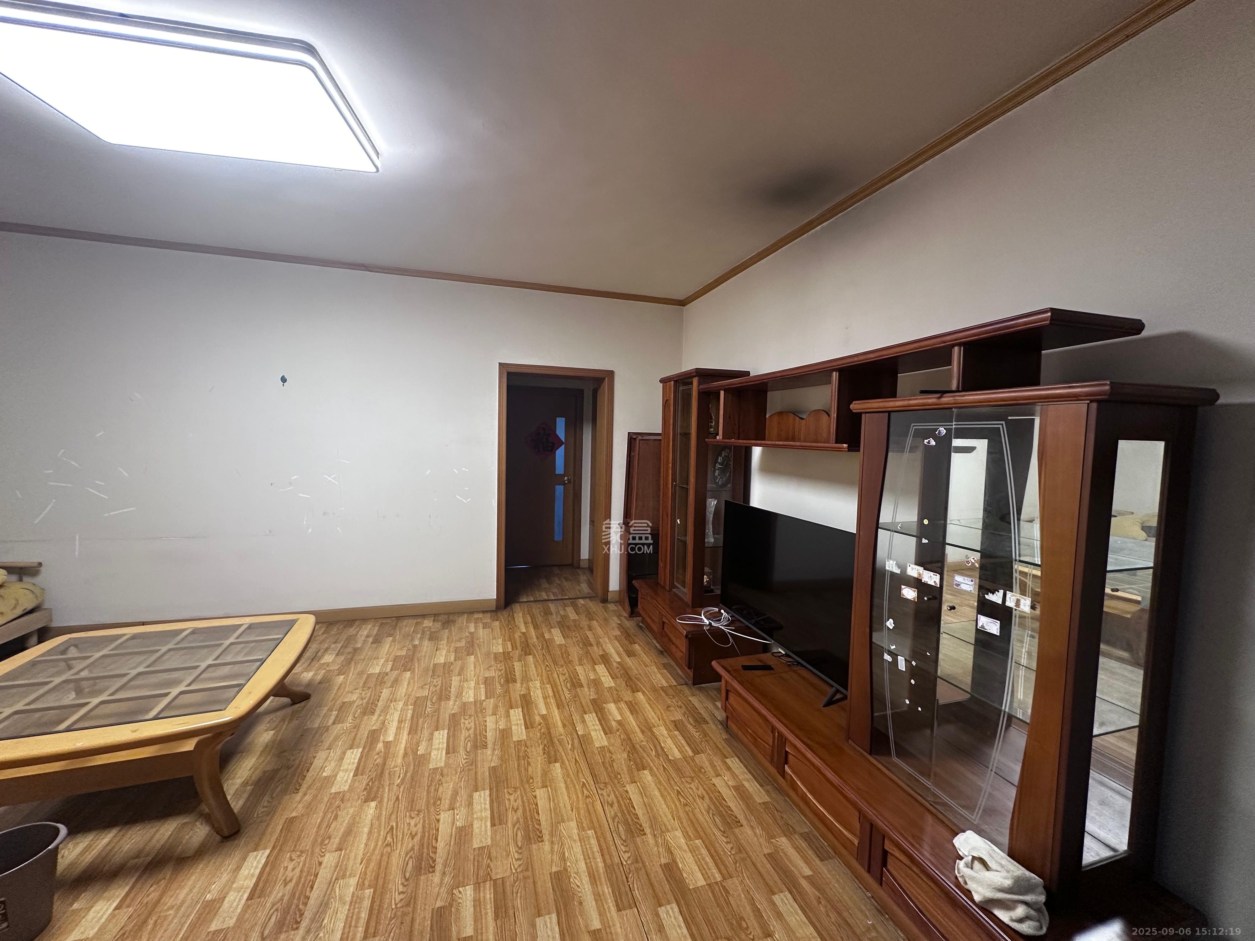 省旅游局宿舍 2室2厅2卫 1808.0元/月 省旅游局宿舍 2室2厅2卫 1808.0元/月室内图