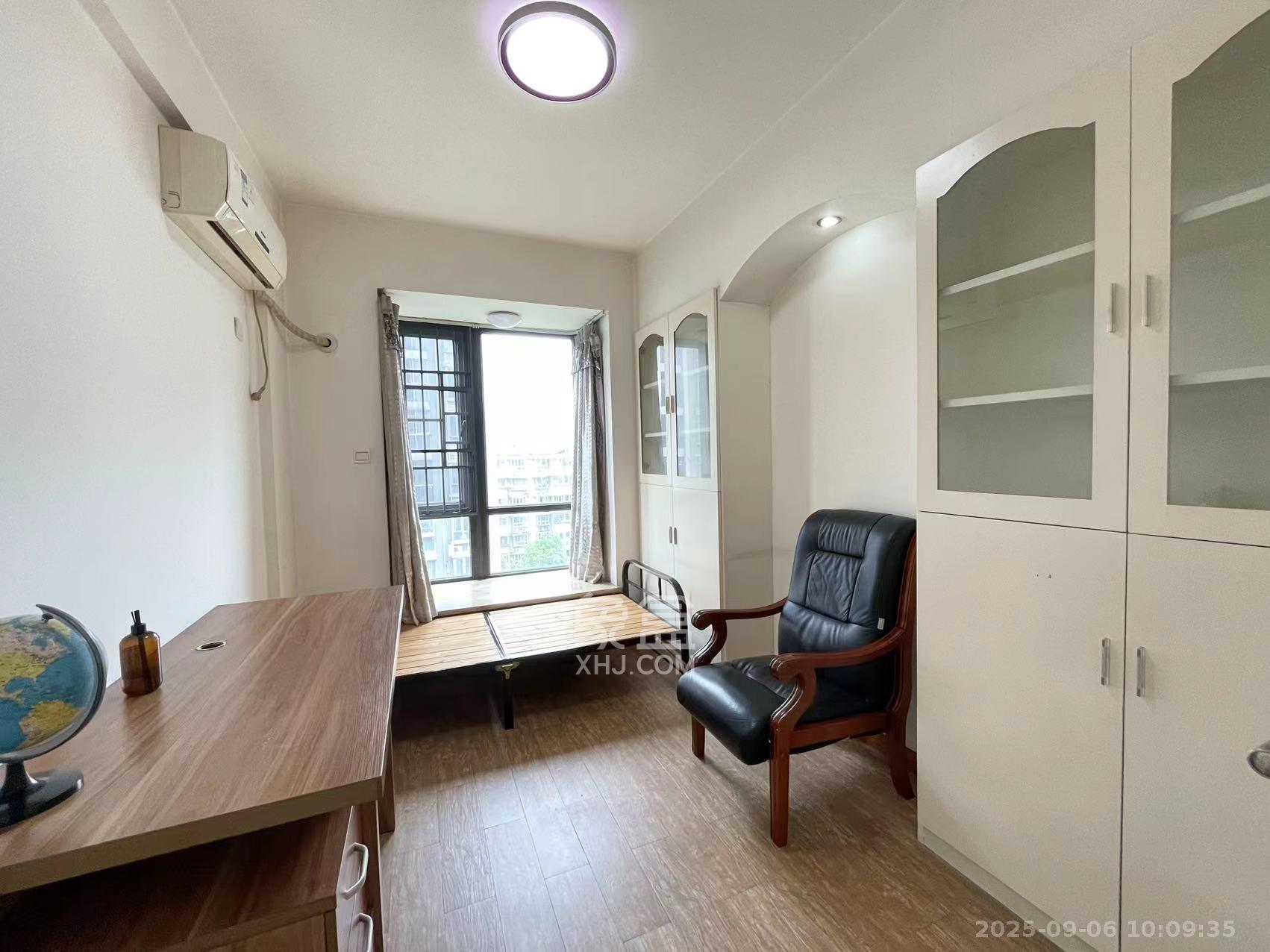 长房东郡  4室2厅2卫    4000.0元/月室内图