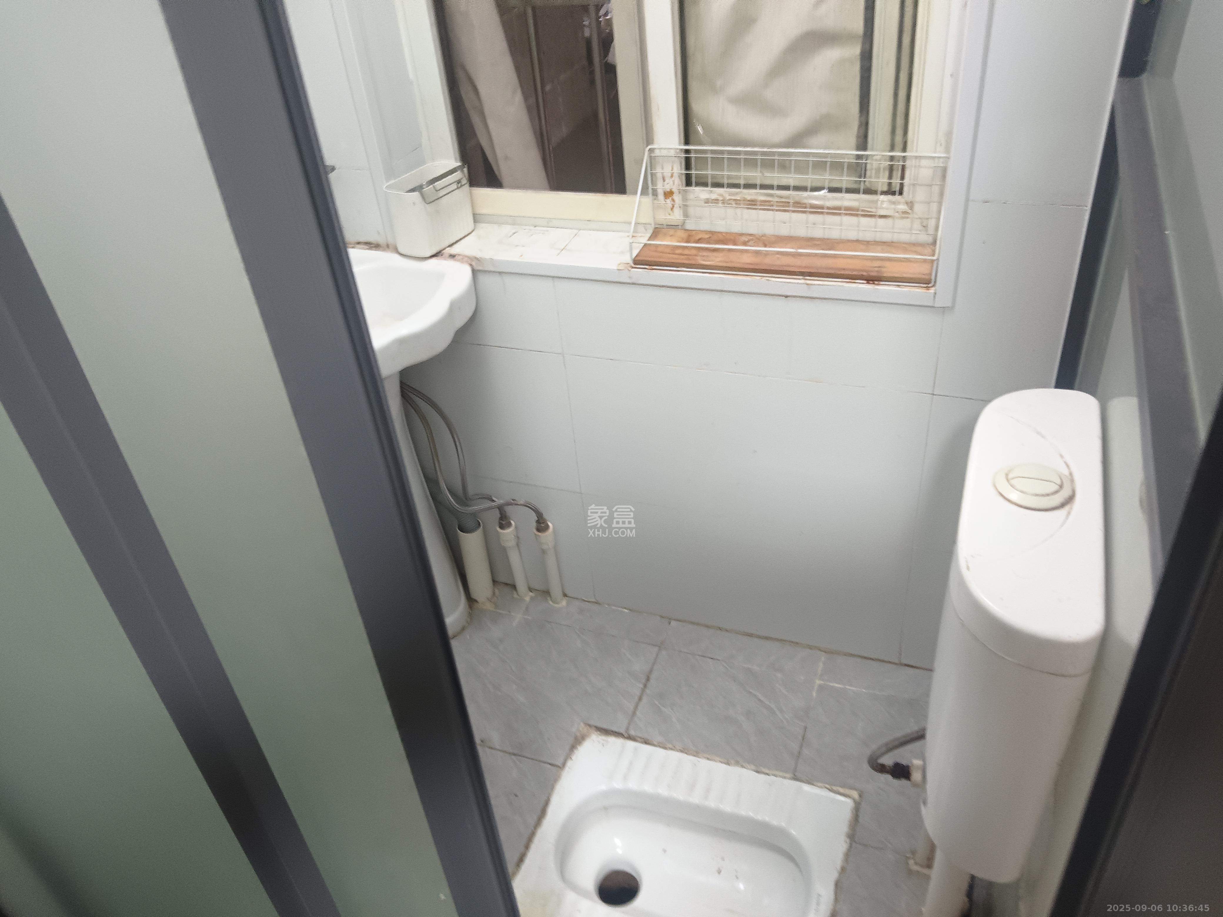 依星苑  1室0厅0卫    600.0元/月 依星苑  1室0厅0卫    600.0元/月室内图