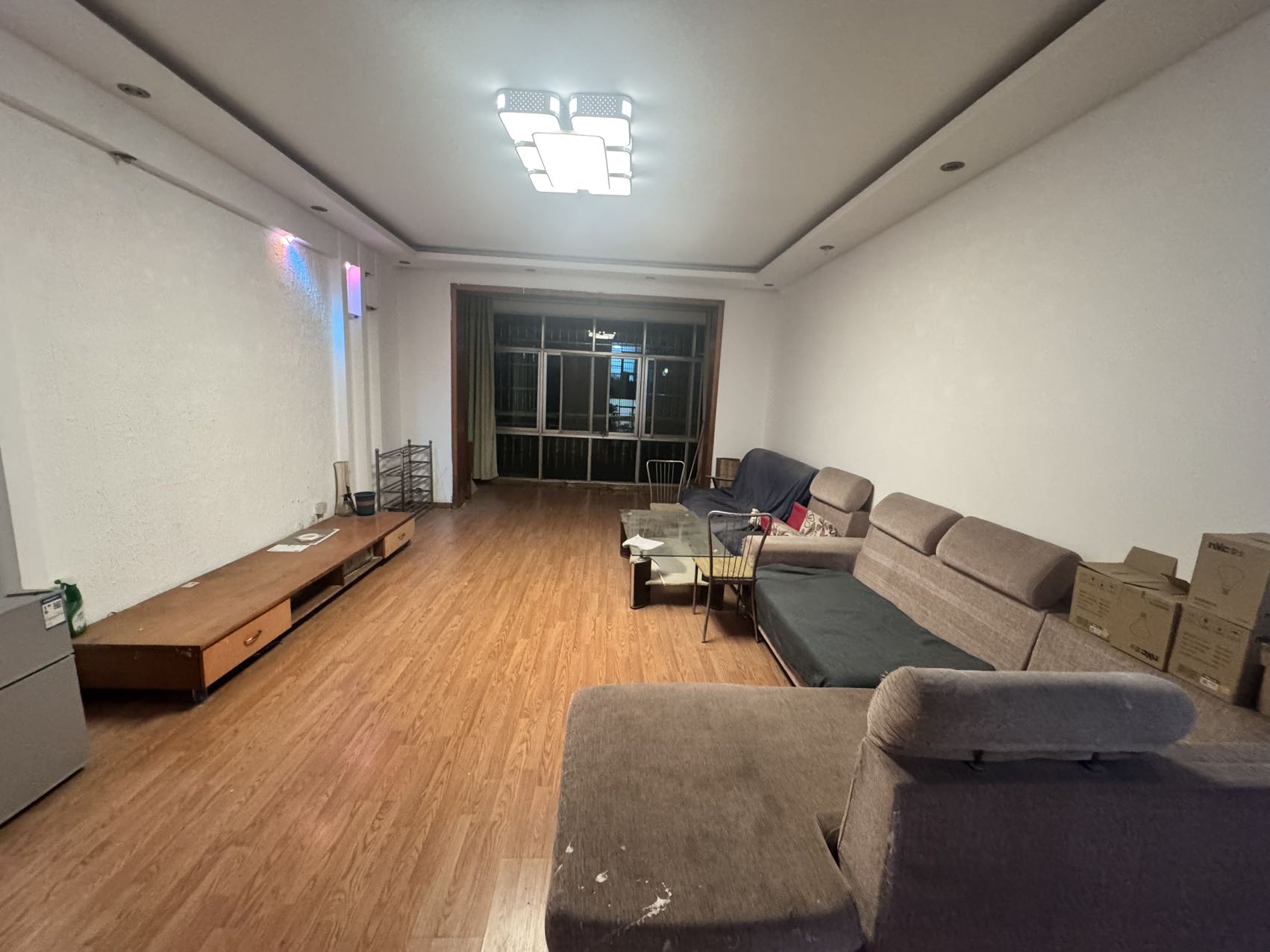 洞井一小区  3室2厅2卫    1600.0元/月户型图