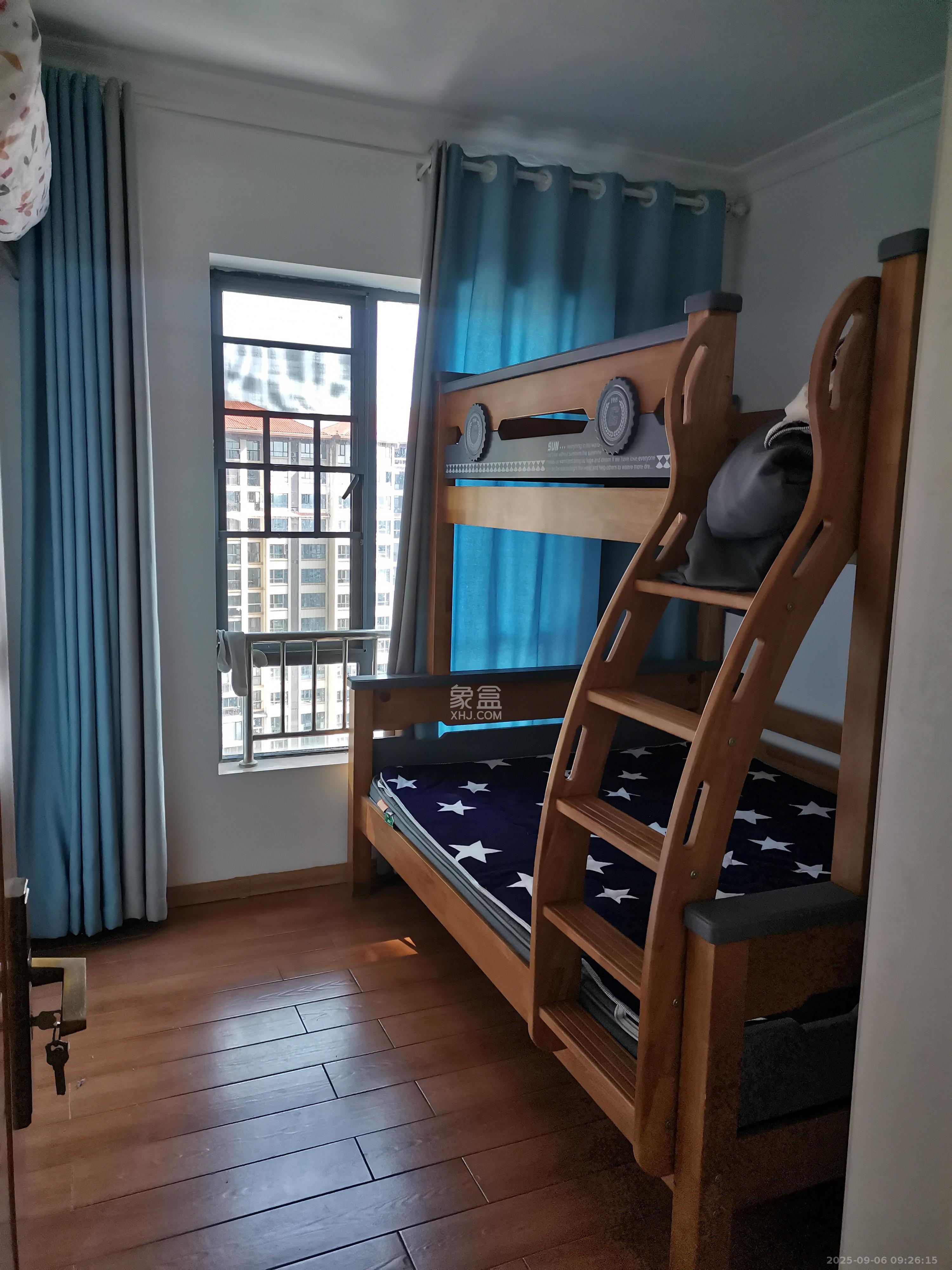 富春山 4室2厅2卫 2800.0元/月 富春山 4室2厅2卫 2800.0元/月室内图