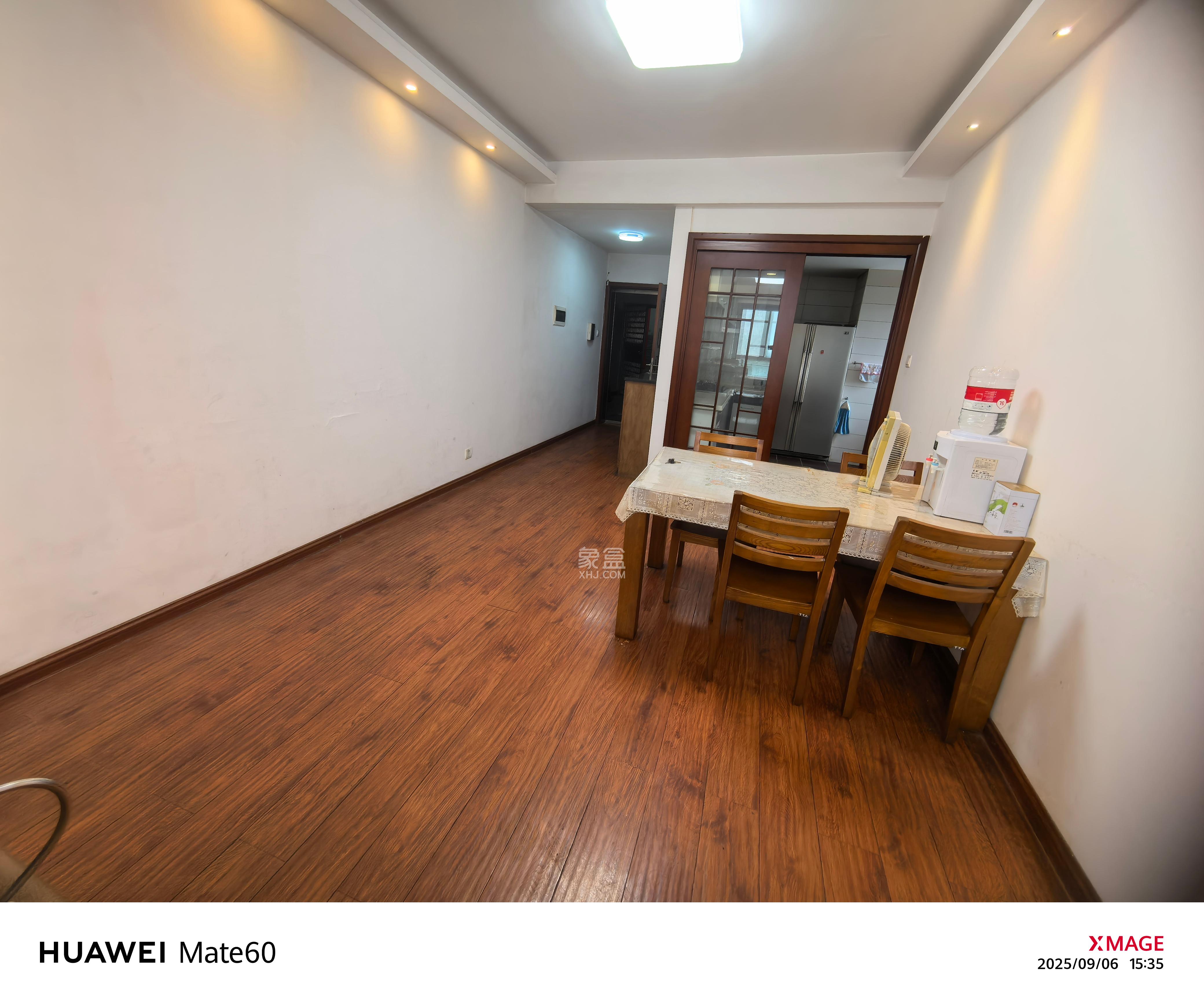 岳麓现代城  3室2厅2卫    3800.0元/月 岳麓现代城  3室2厅2卫    3800.0元/月室内图