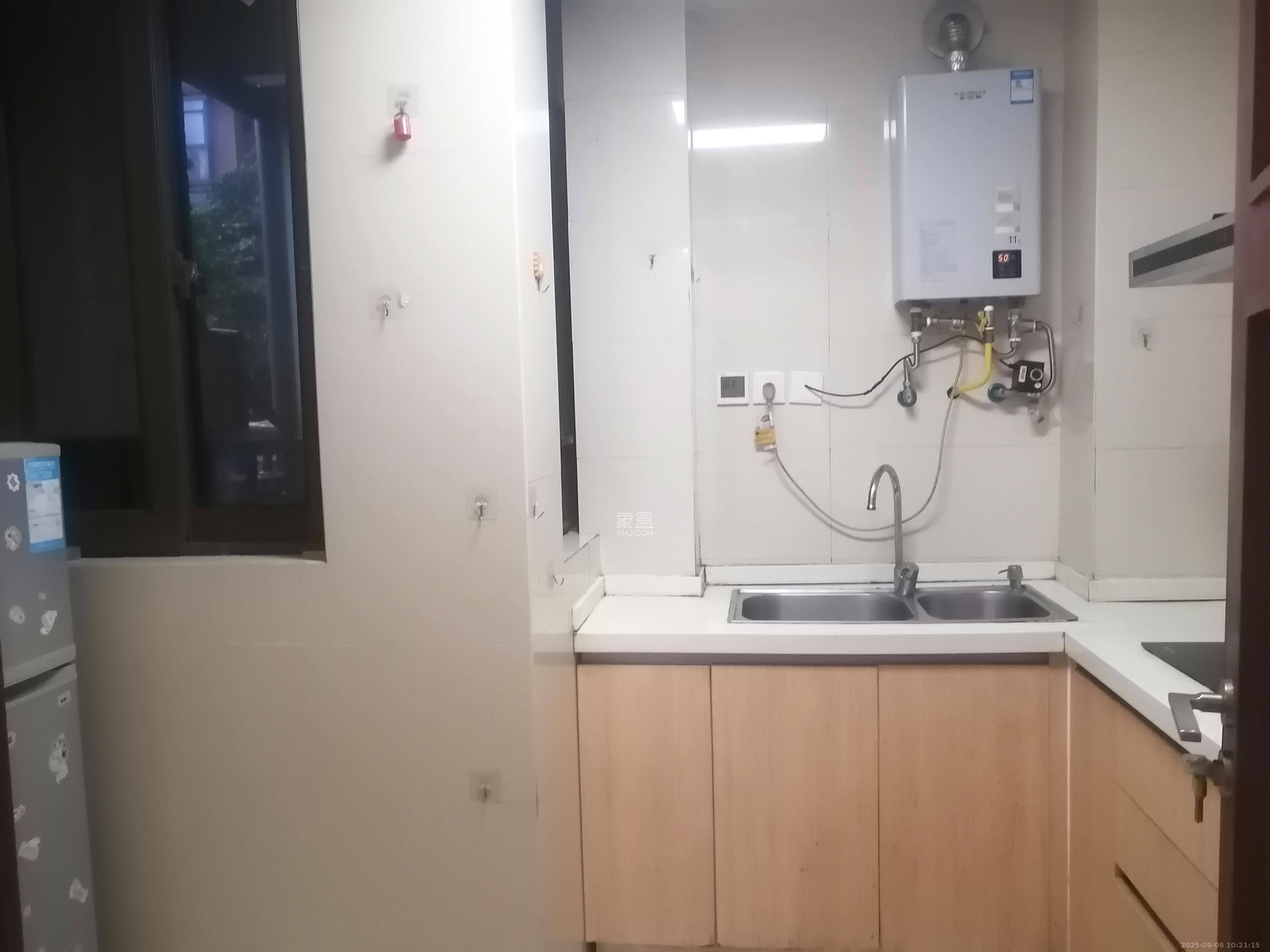 绿地公馆(绿地名邸)  2室2厅1卫    1800.0元/月 绿地公馆(绿地名邸)  2室2厅1卫    1800.0元/月室内图