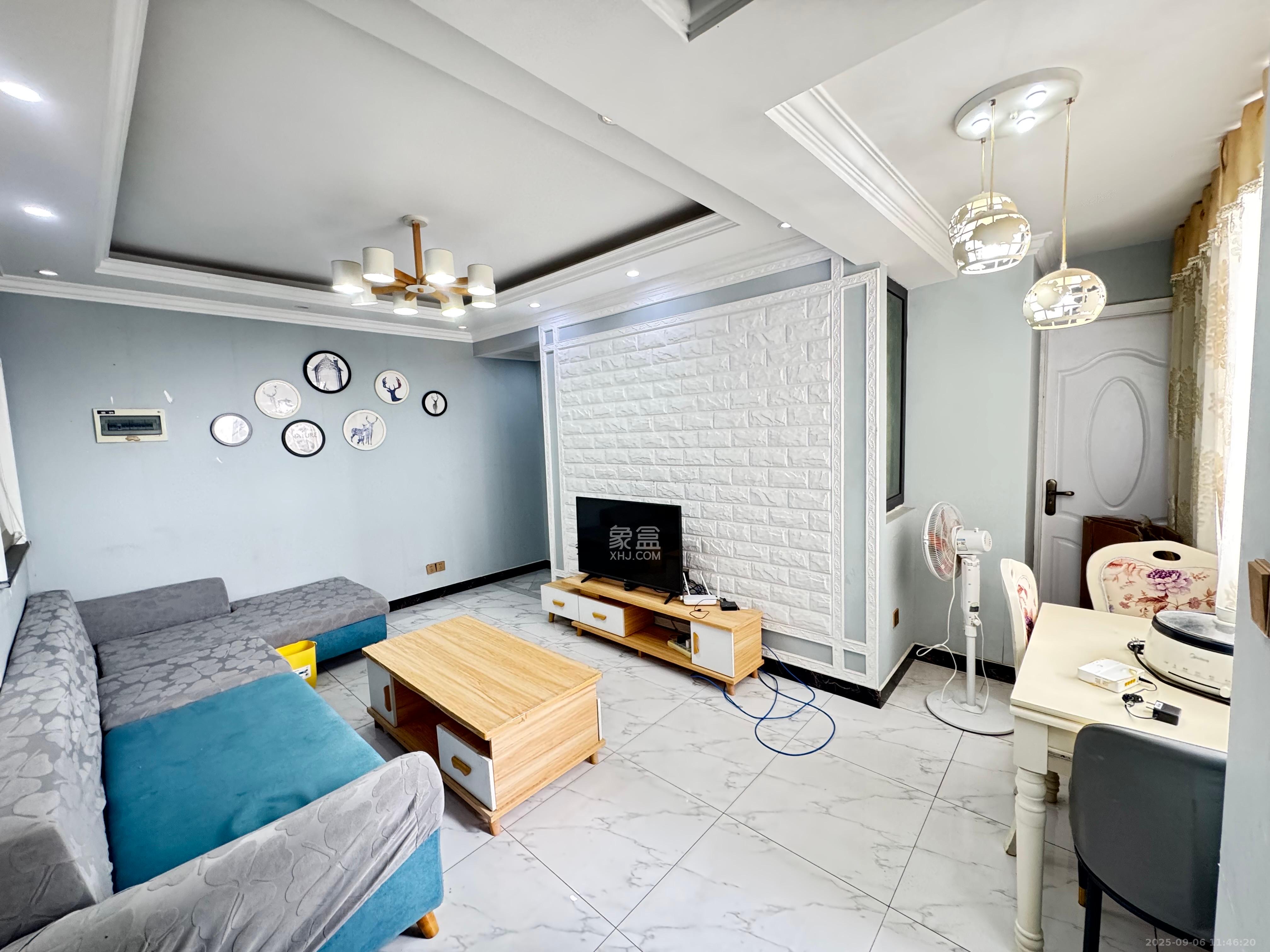 芙蓉蓉苑  2室1厅1卫    2500.0元/月 芙蓉蓉苑  2室1厅1卫    2500.0元/月室内图