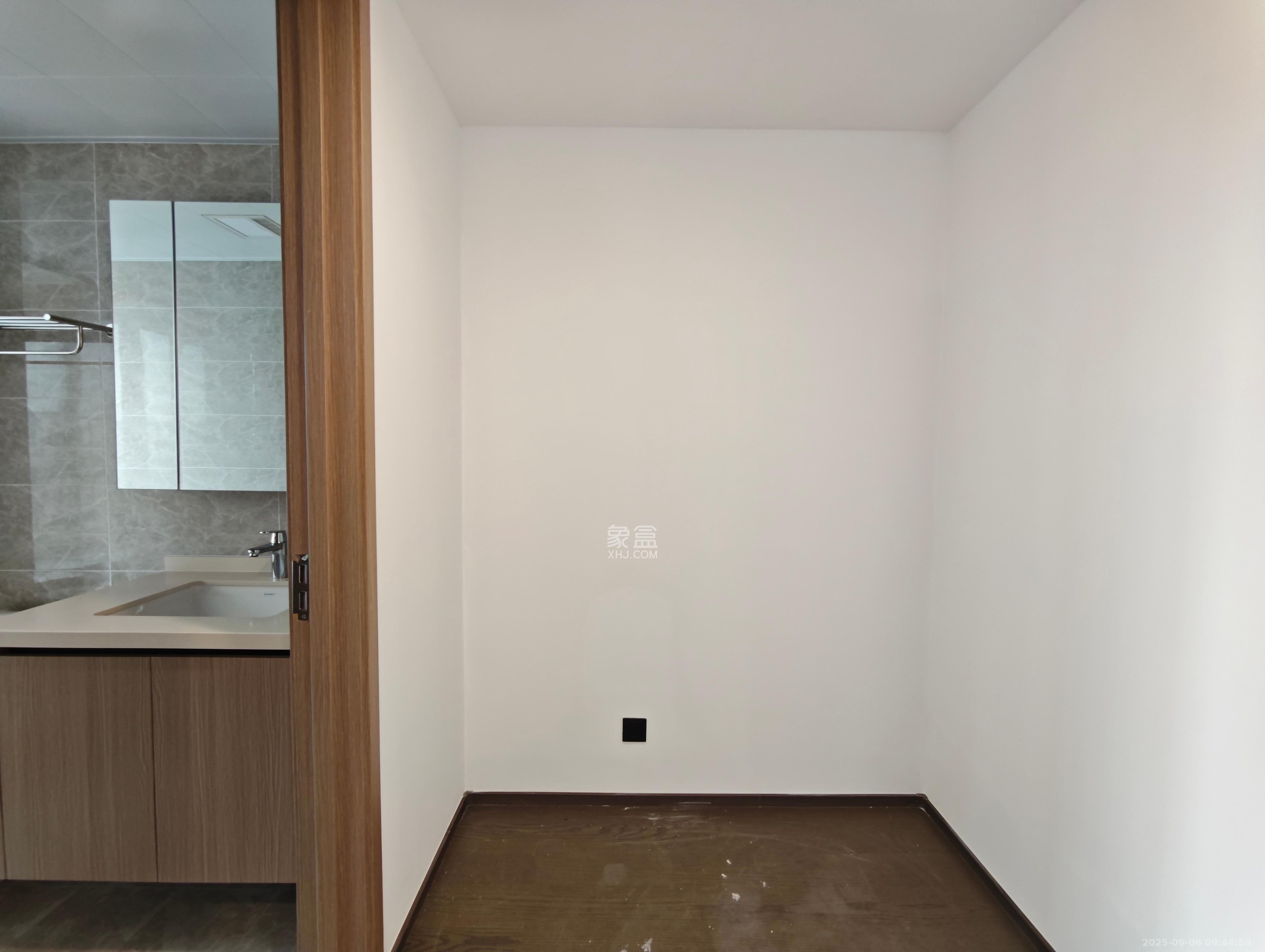 德奥上河城章  4室2厅2卫    3600.0元/月室内图