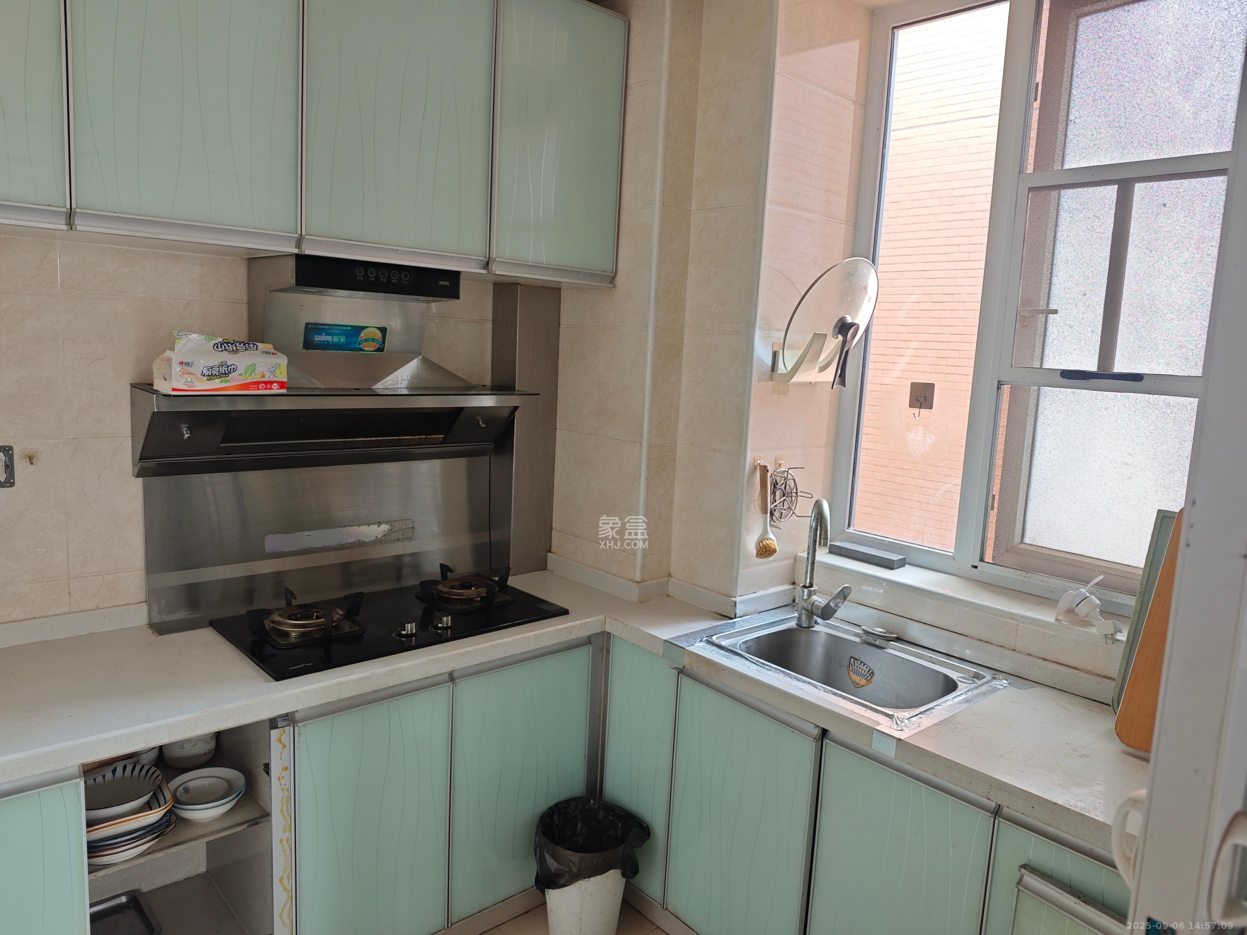 丽发新城 2室2厅1卫 1650.0元/月 丽发新城 2室2厅1卫 1650.0元/月室内图