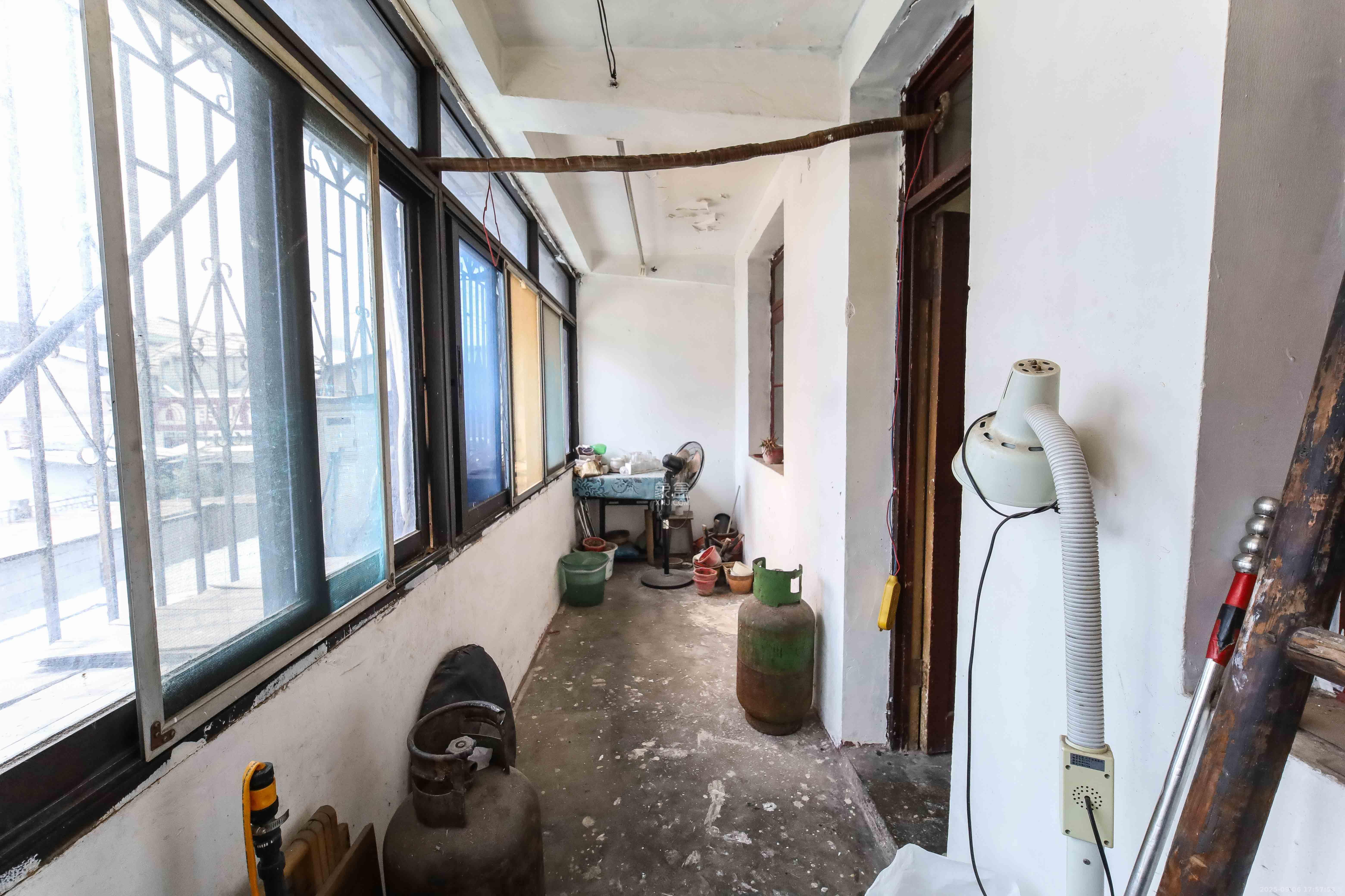 杨家山汽修厂宿舍  2室2厅1卫    32.0万 杨家山汽修厂宿舍  2室2厅1卫    32.0万阳台