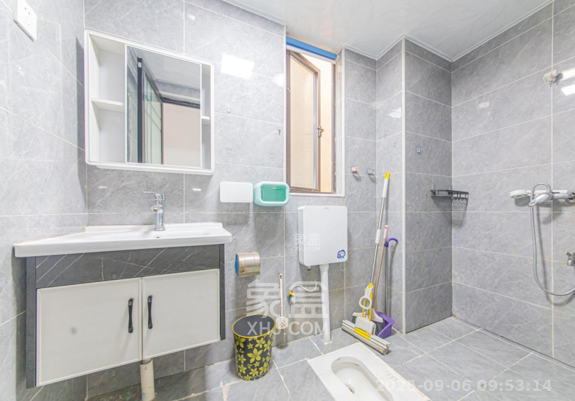 长沙美的梧桐庄园  3室12厅2卫    2300.0元/月 长沙美的梧桐庄园  3室12厅2卫    2300.0元/月室内图