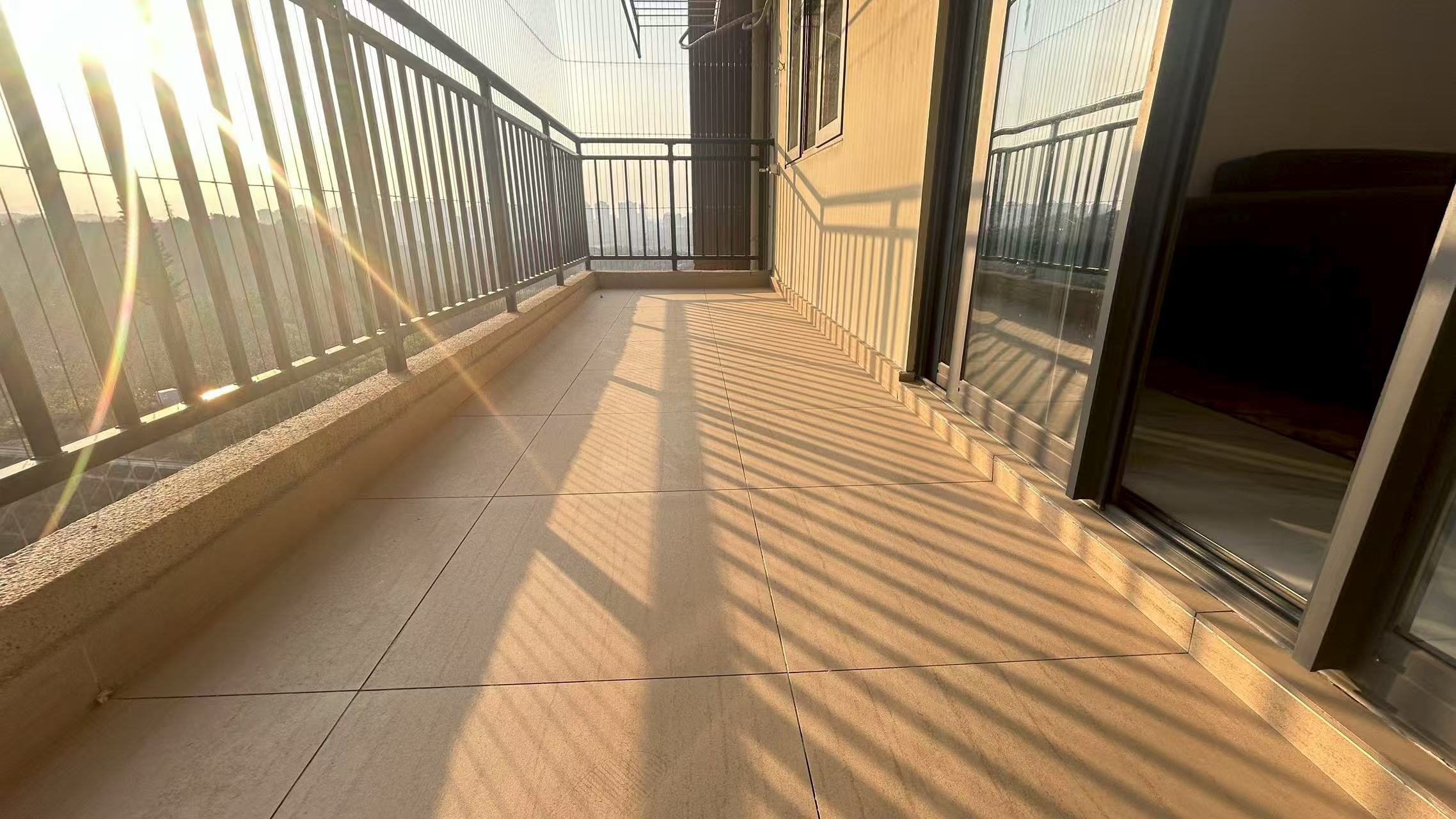 碧桂园梓山府 4室2厅2卫 2200.0元/月 碧桂园梓山府 4室2厅2卫 2200.0元/月室内图