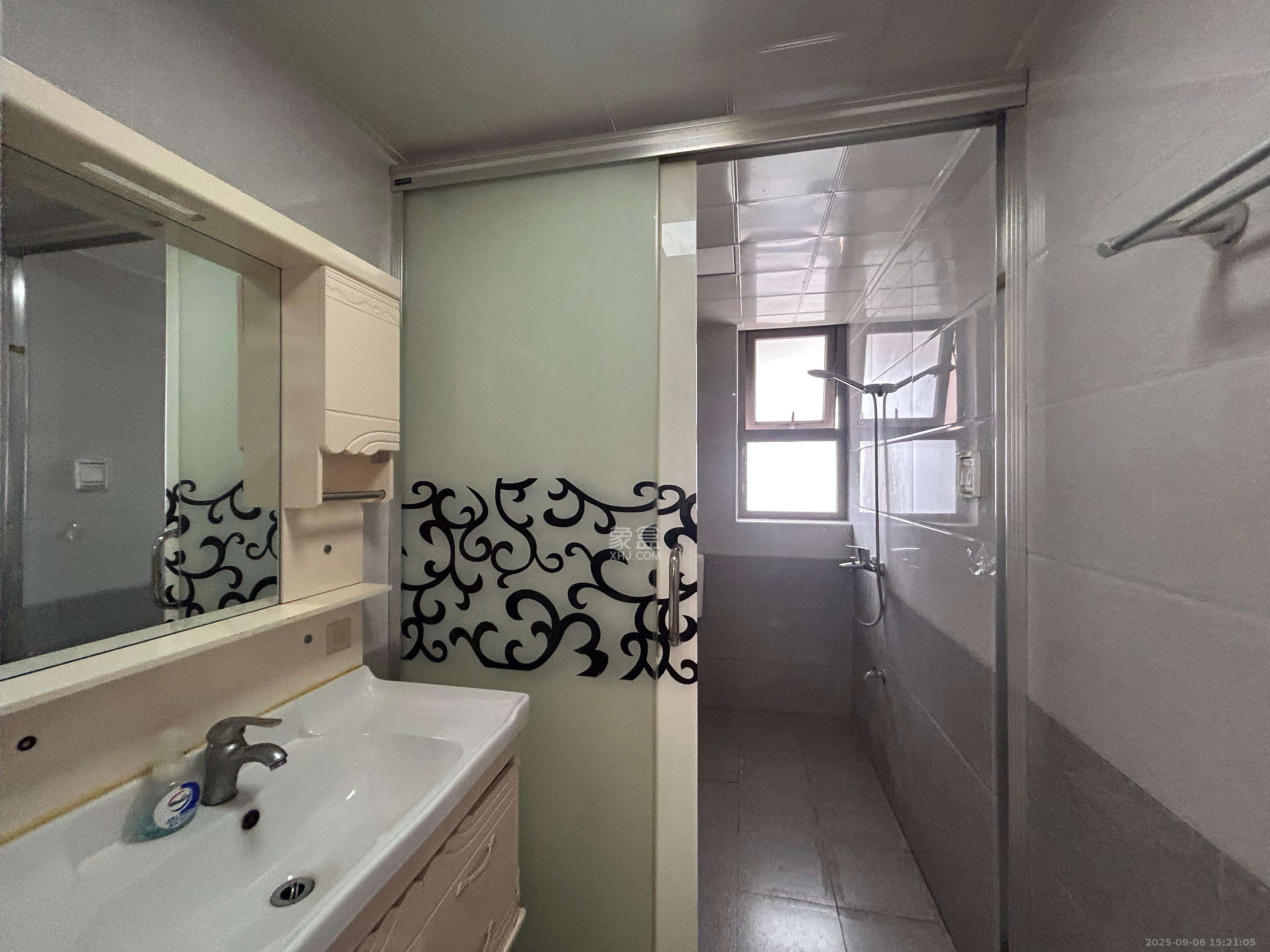 怡海星城  2室2厅1卫    1500.0元/月 怡海星城  2室2厅1卫    1500.0元/月室内图