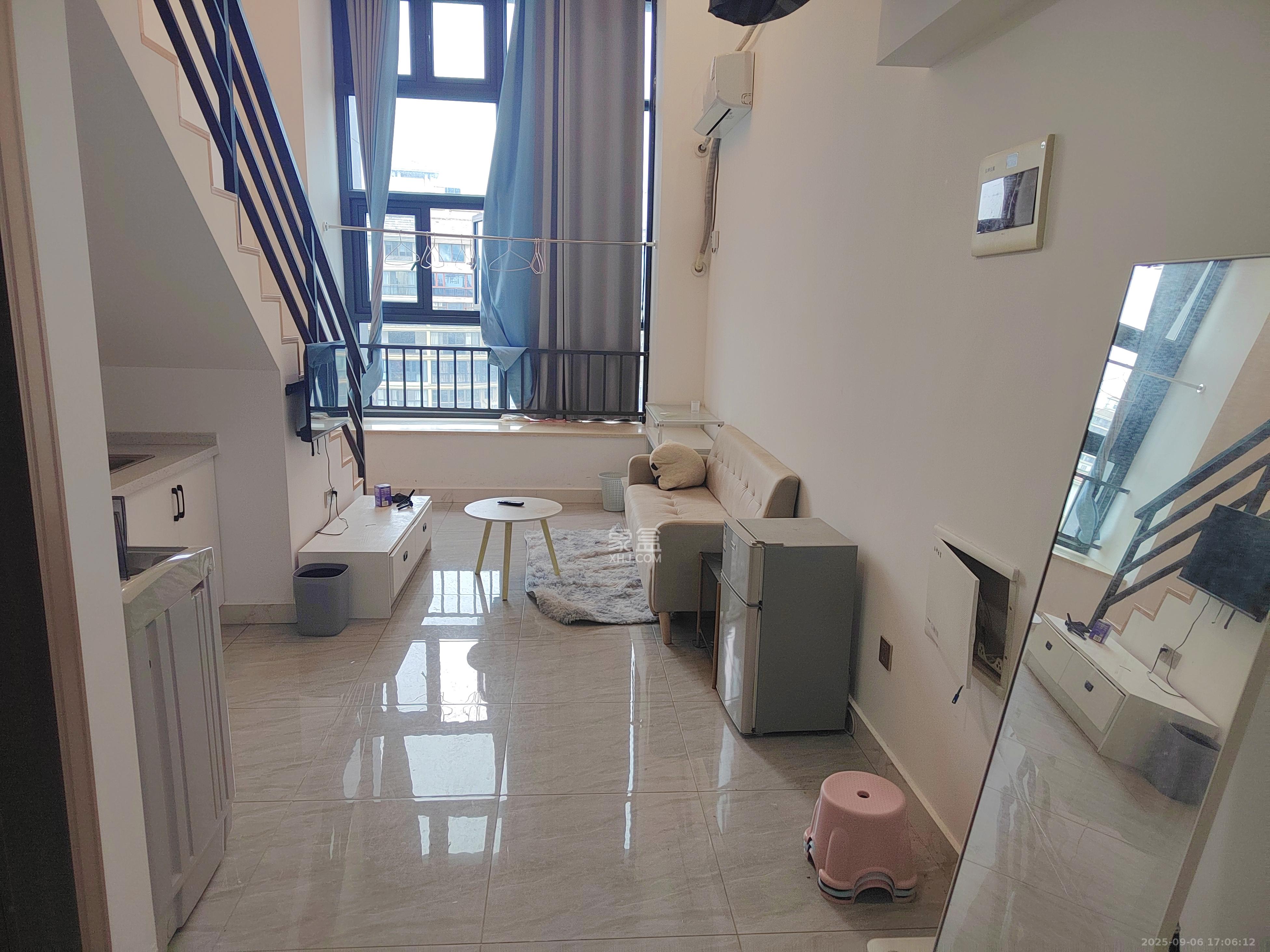 弘坤云寓  1室1厅1卫    2000.0元/月室内图