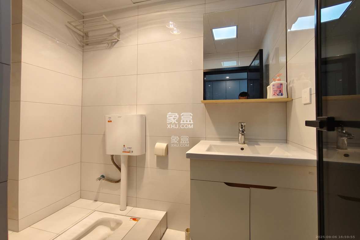 东怡外国(南湖一号)  1室1厅1卫    1800.0元/月 东怡外国(南湖一号)  1室1厅1卫    1800.0元/月室内图