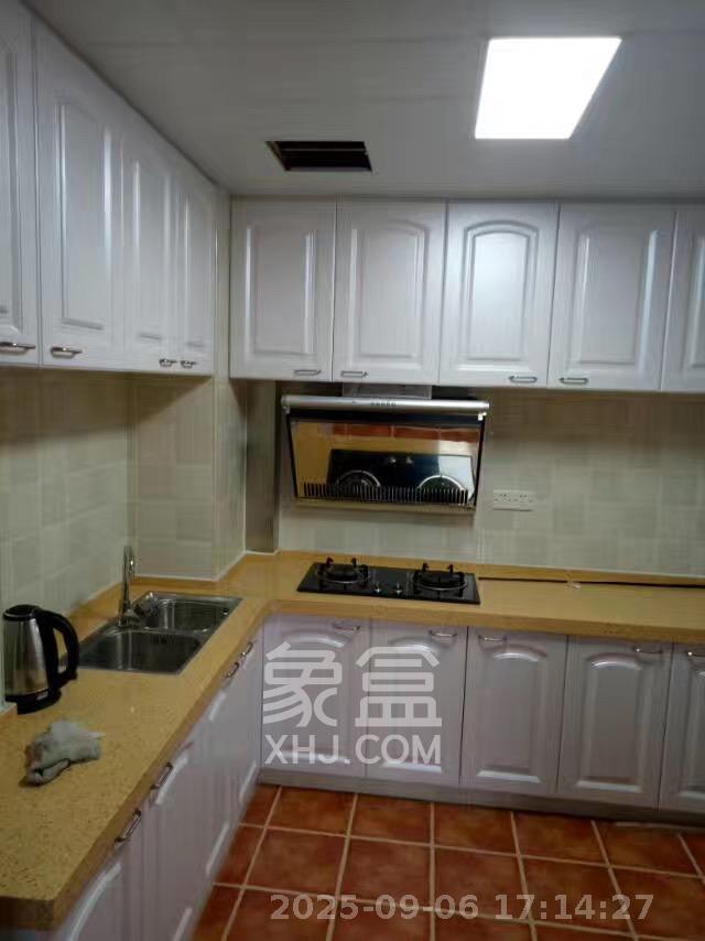 水岸世景  3室2厅3卫    2000.0元/月室内图