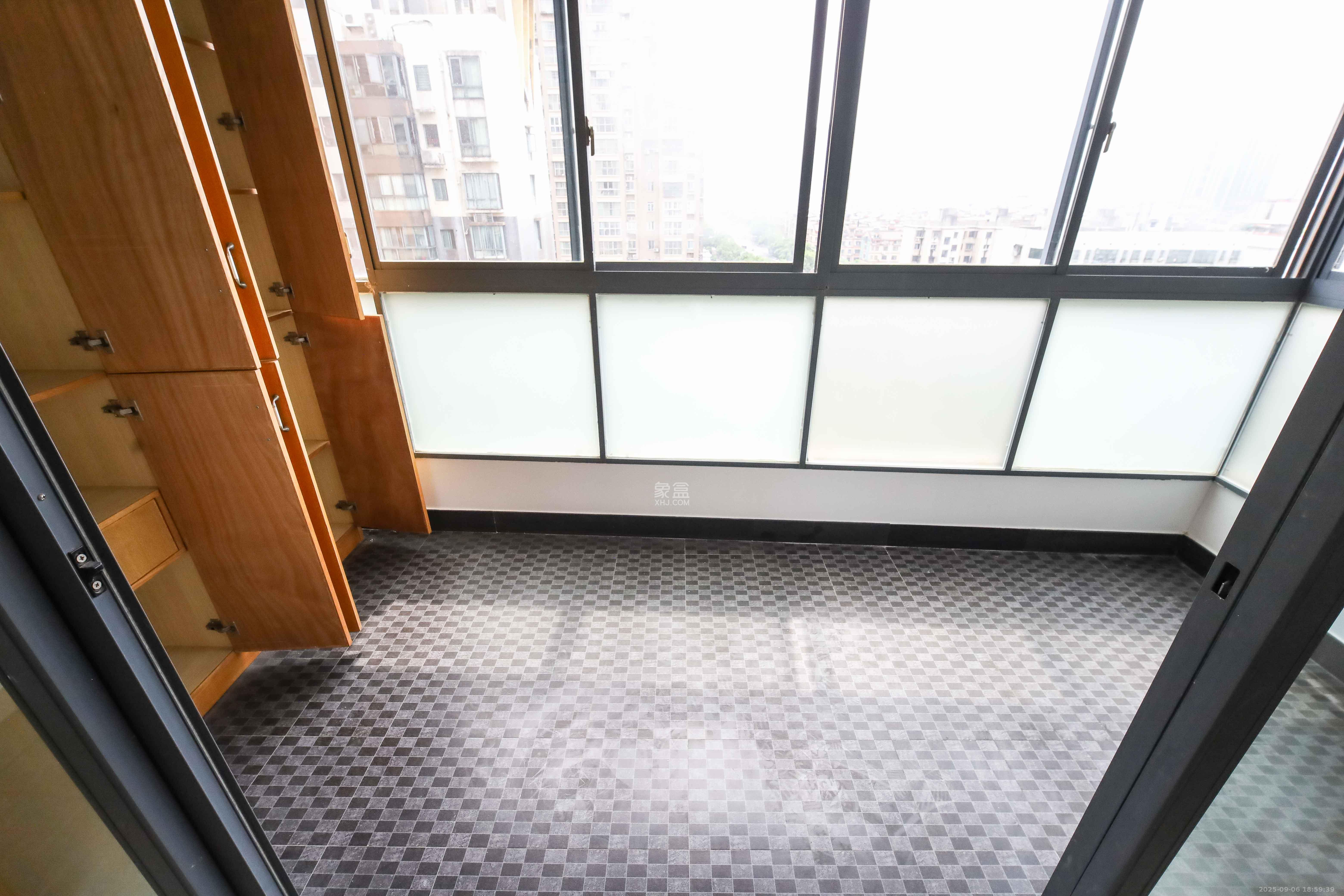 西子花苑 3室2厅1卫 116.0万 西子花苑 3室2厅1卫 116.0万阳台