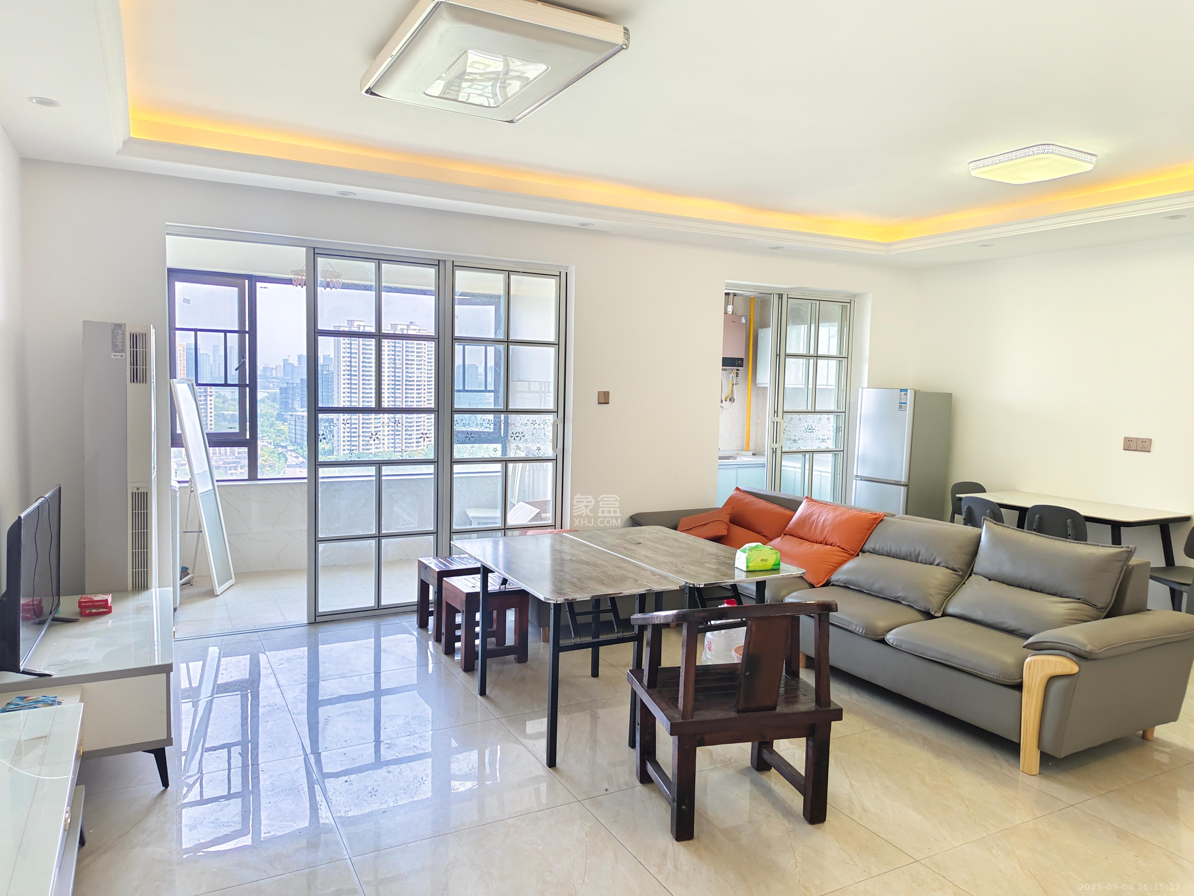 洋湖18克拉(旷远洋湖18克拉) 4室2厅2卫 3200.0元/月 洋湖18克拉(旷远洋湖18克拉) 4室2厅2卫 3200.0元/月室内图