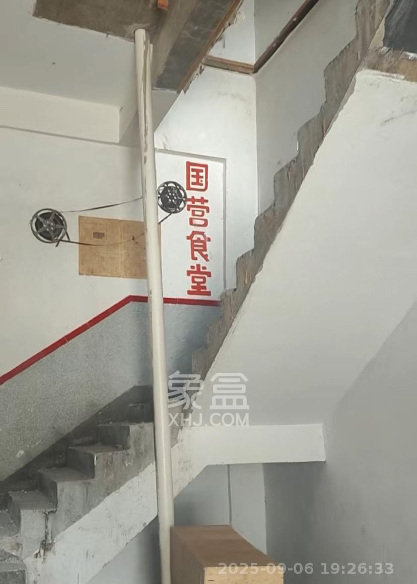 汇金城/嘉华城（二期、三期）   105.92㎡     5800.00元/月室内图