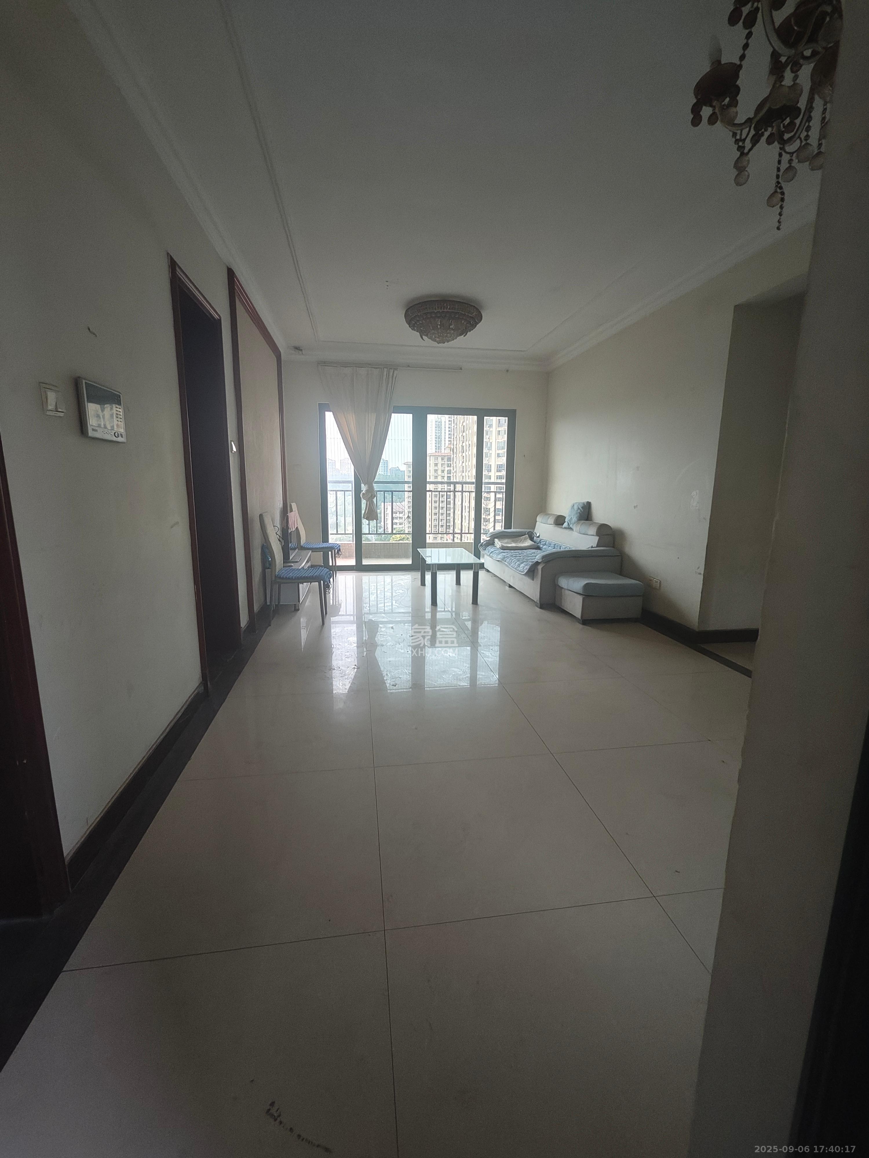 恒大城 3室2厅1卫 1800.0元/月 恒大城 3室2厅1卫 1800.0元/月室内图