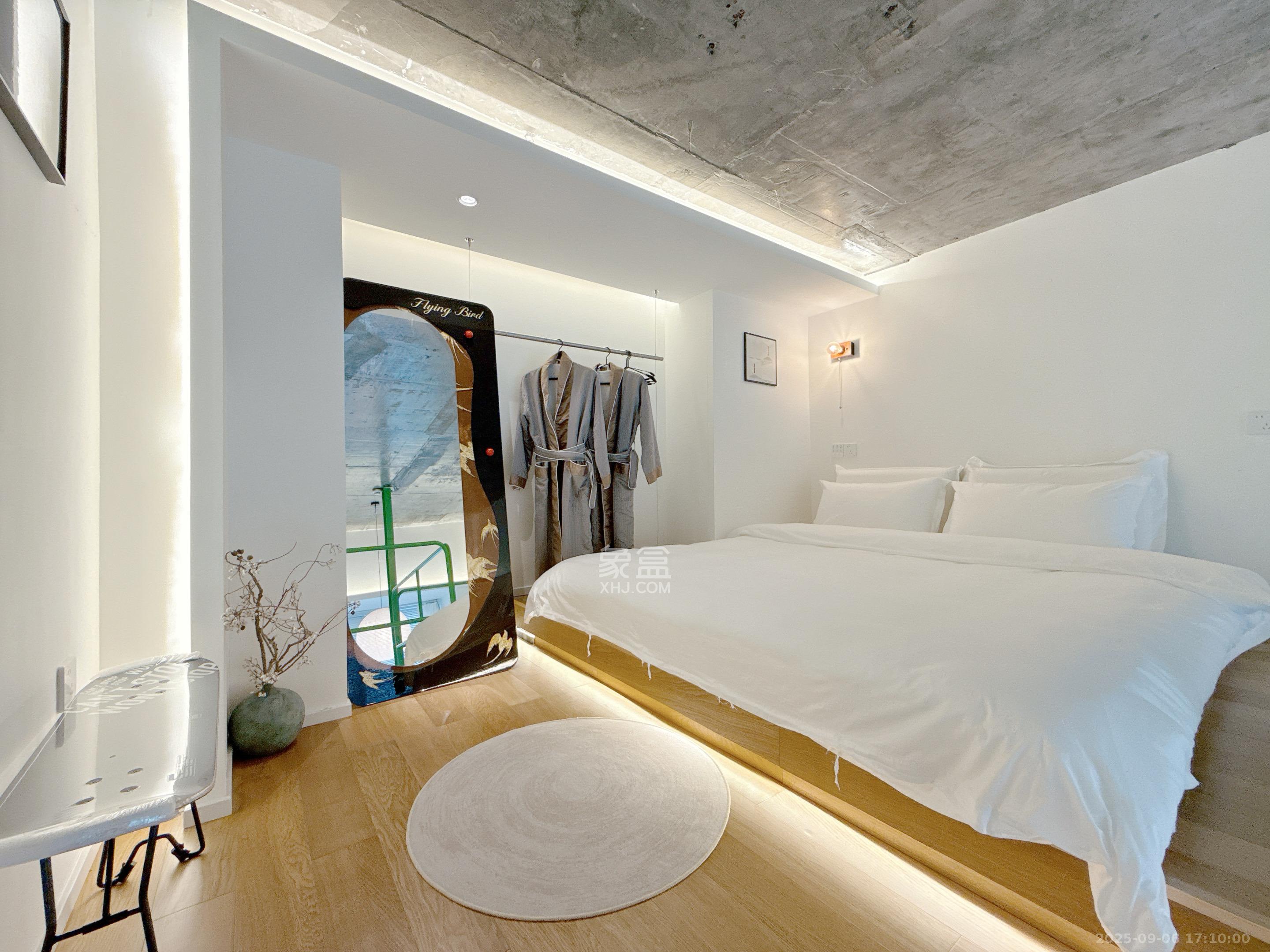 华润置地中心  2室1厅1卫    4000.0元/月 华润置地中心  2室1厅1卫    4000.0元/月室内图