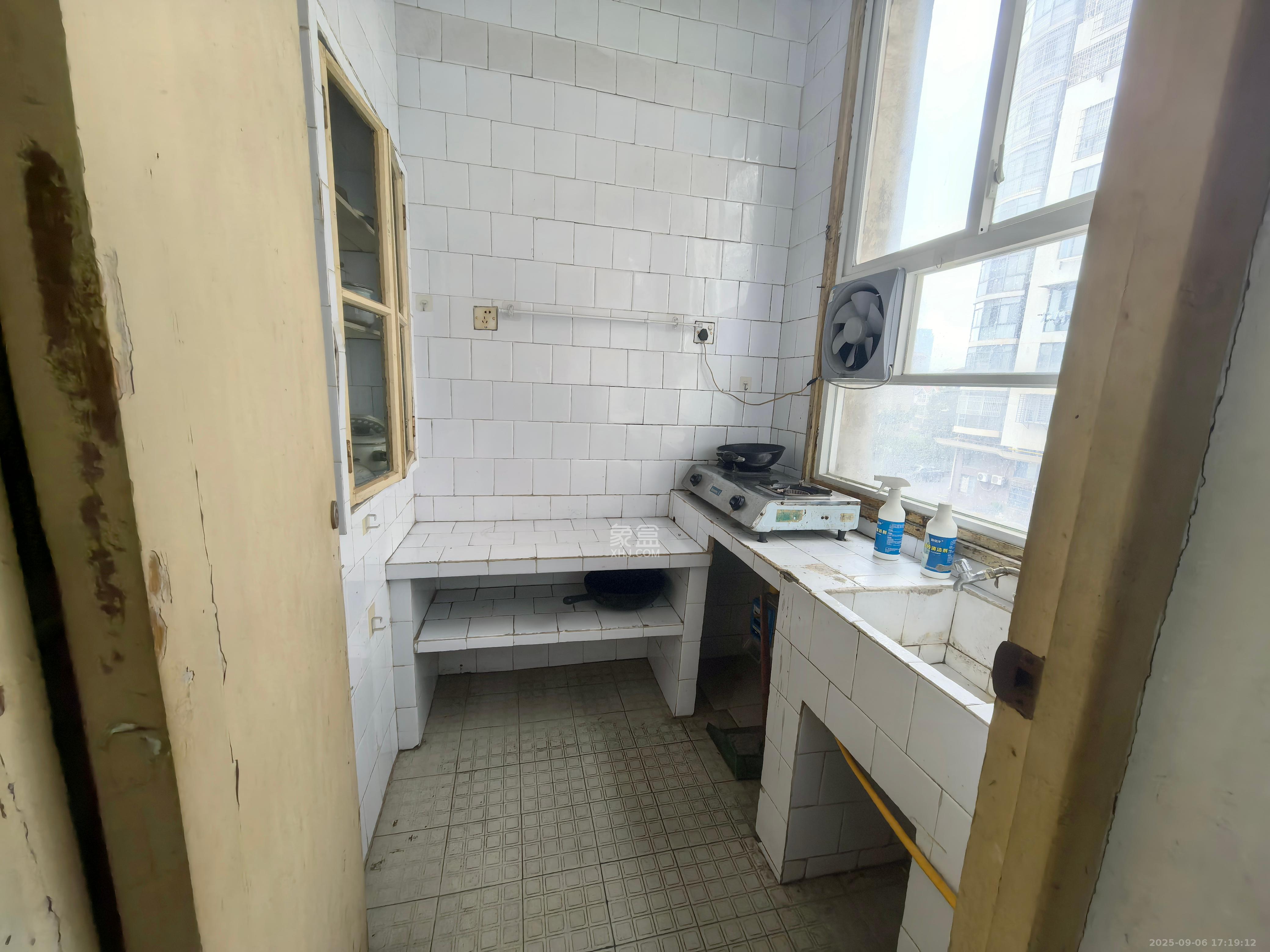 长沙理工大学黄土岭教职工住宅区  2室1厅1卫    1200.0元/月室内图