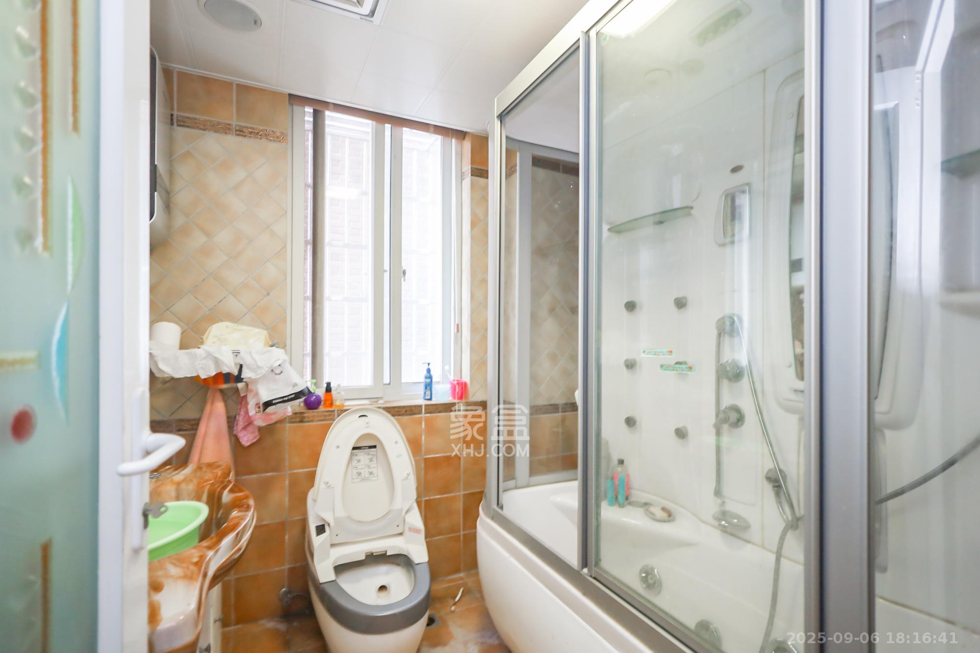 岳麓现代城  4室2厅2卫    229.0万卧室