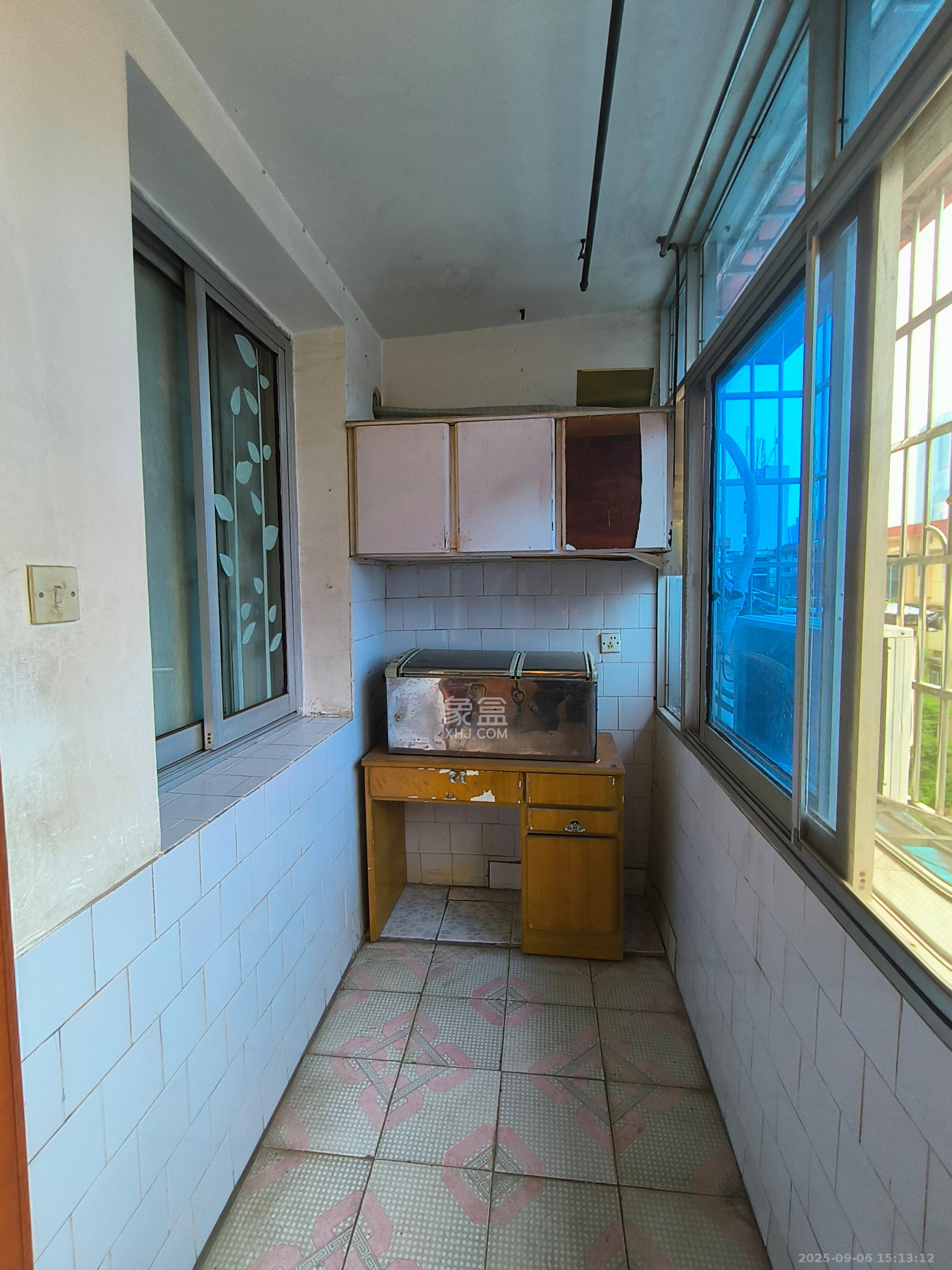 物贸小区 3室2厅1卫 1800.0元/月 物贸小区 3室2厅1卫 1800.0元/月室内图