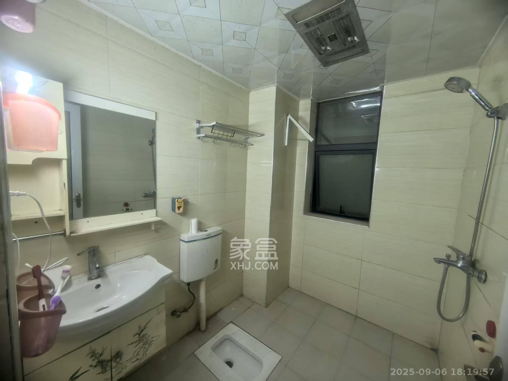 兰亭湾畔 2室1厅1卫 2300.0元/月 兰亭湾畔 2室1厅1卫 2300.0元/月室内图