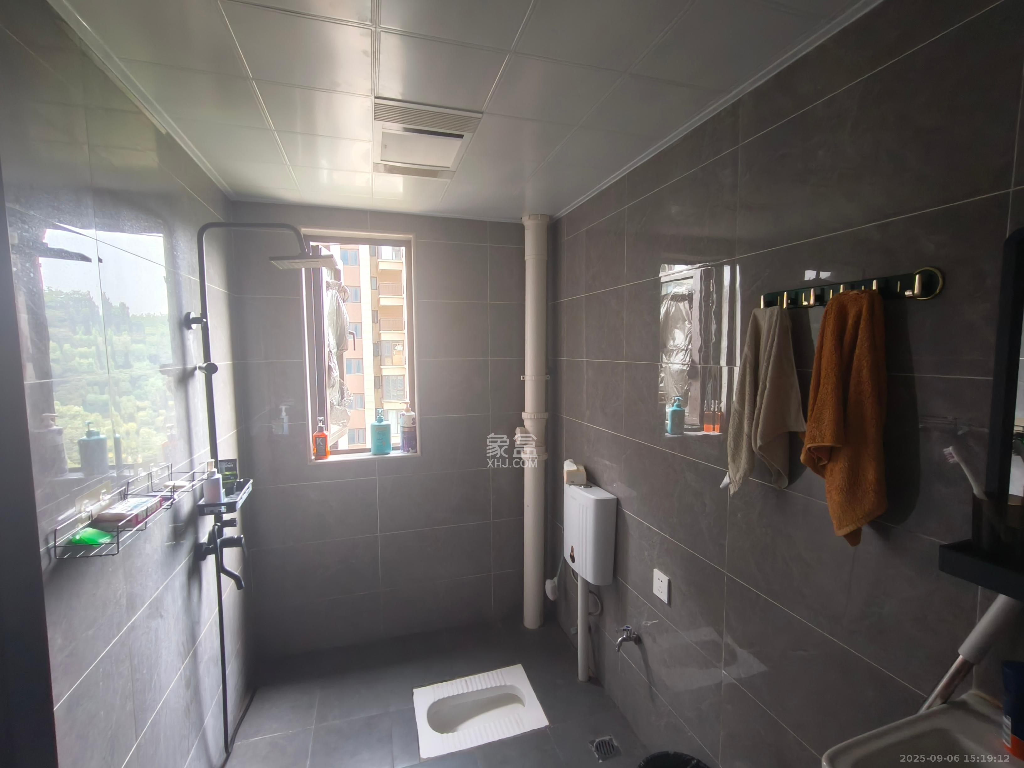 保利堂悦  4室2厅2卫    2100.0元/月 保利堂悦  4室2厅2卫    2100.0元/月室内图