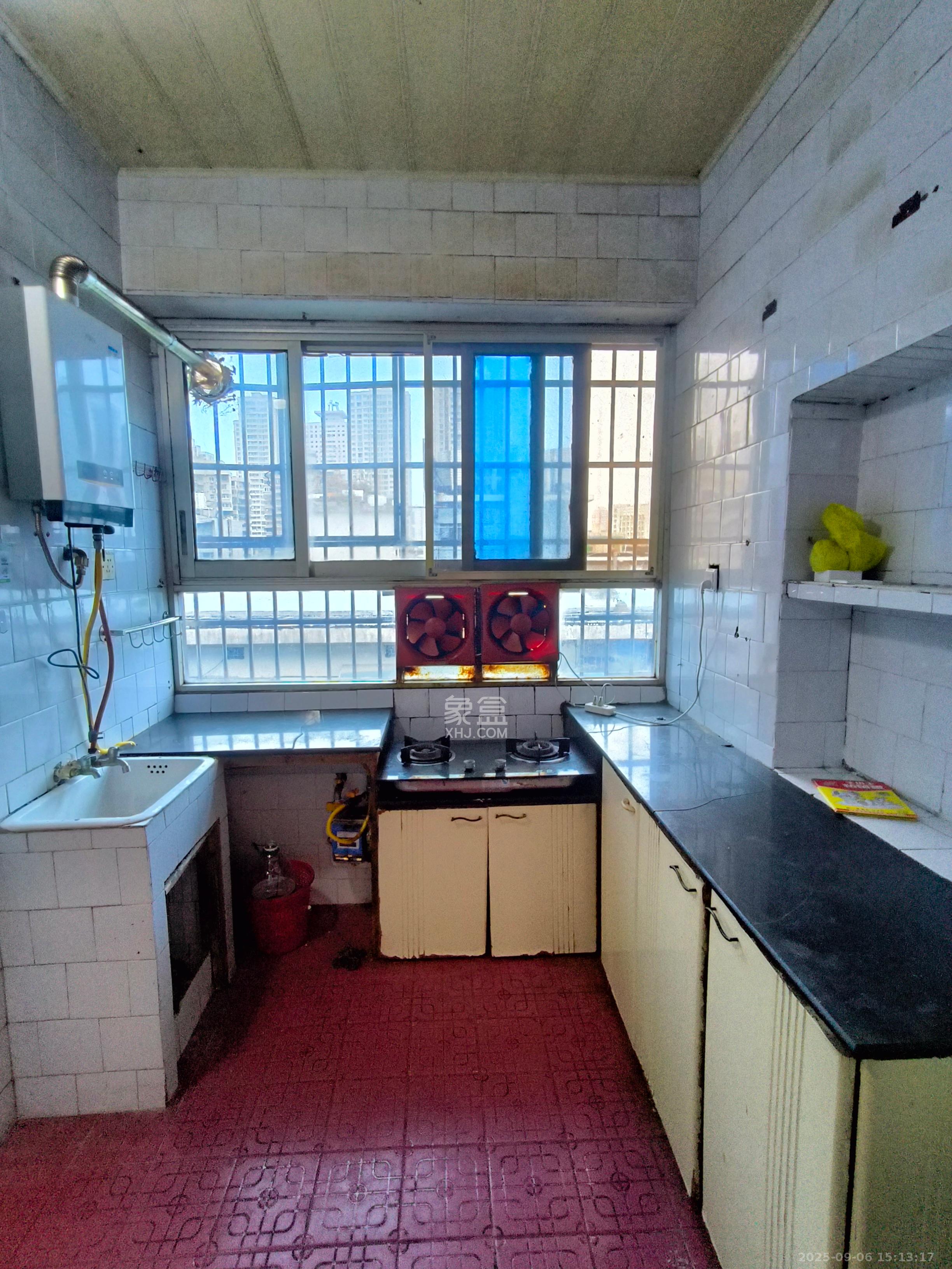 物贸小区 3室2厅1卫 1800.0元/月 物贸小区 3室2厅1卫 1800.0元/月室内图