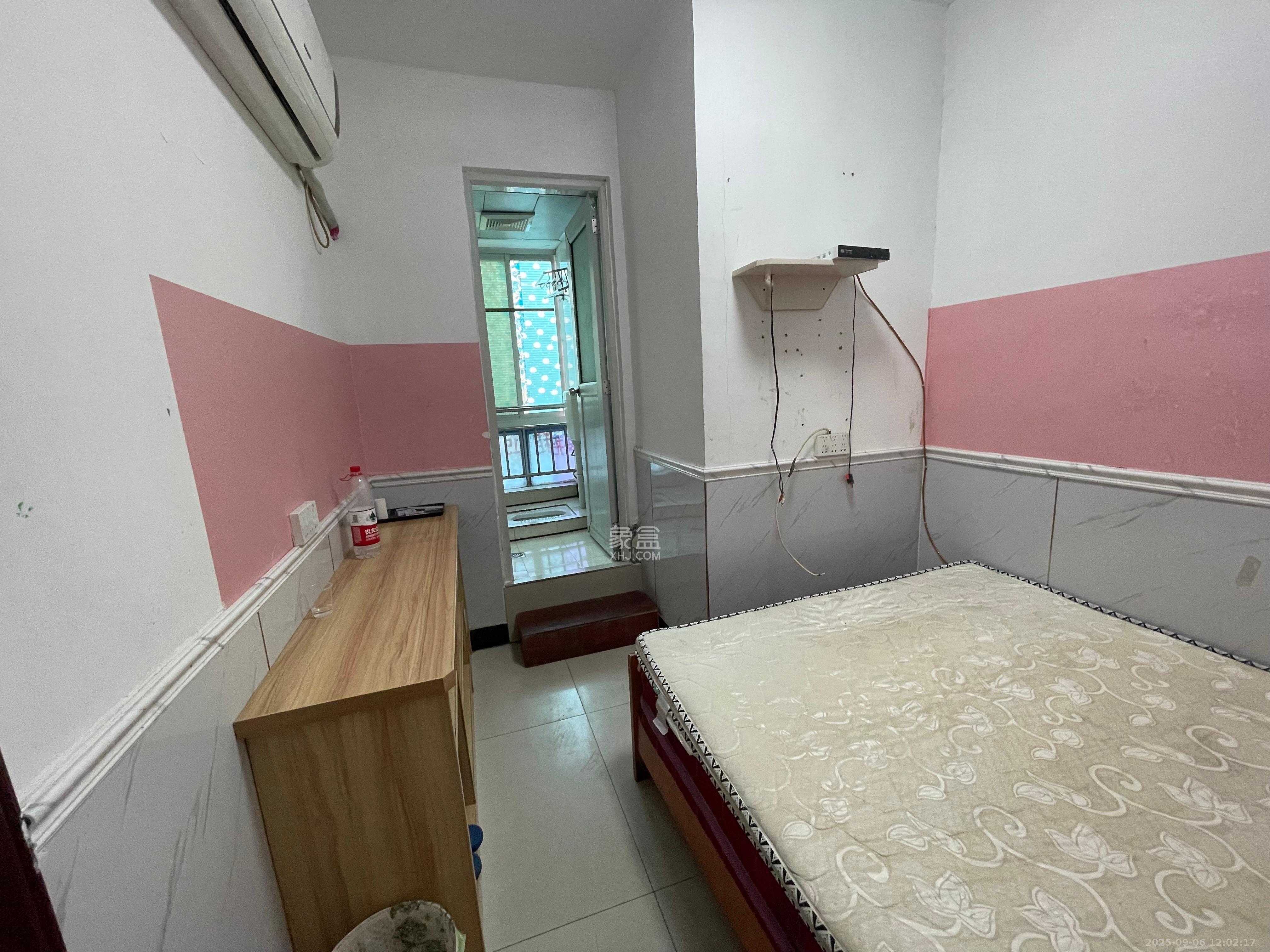 银轩铭誉（四海怡家）  5室1厅1卫    3800.0元/月室内图