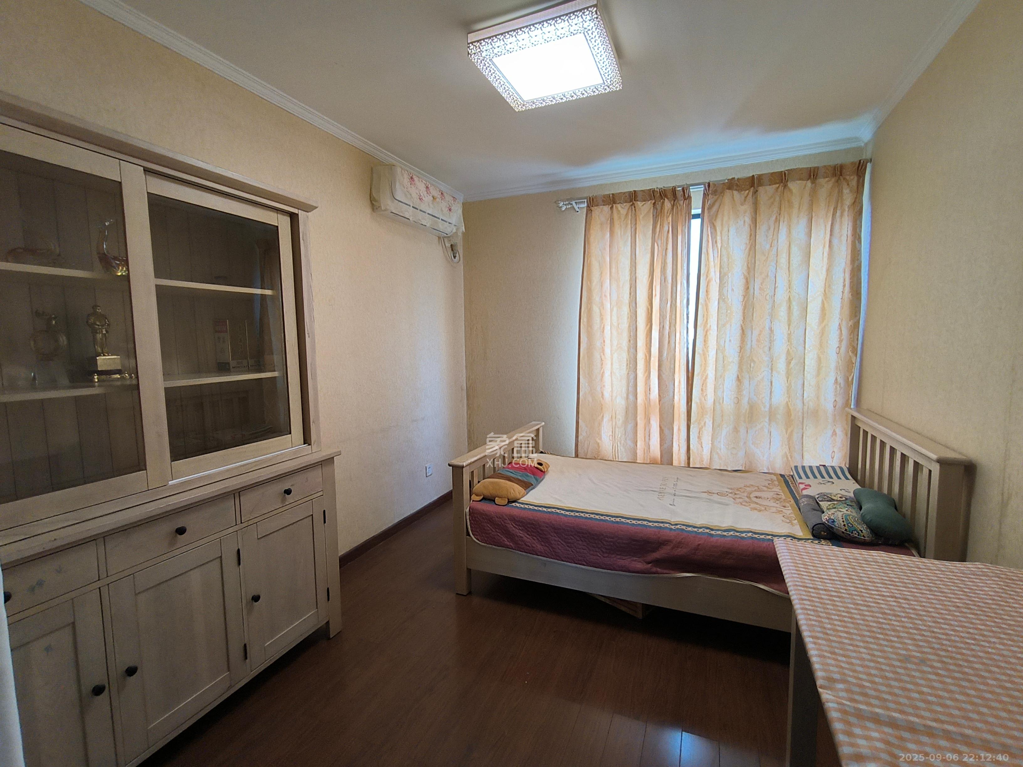 万科城  3室2厅1卫    3000.0元/月 万科城  3室2厅1卫    3000.0元/月室内图