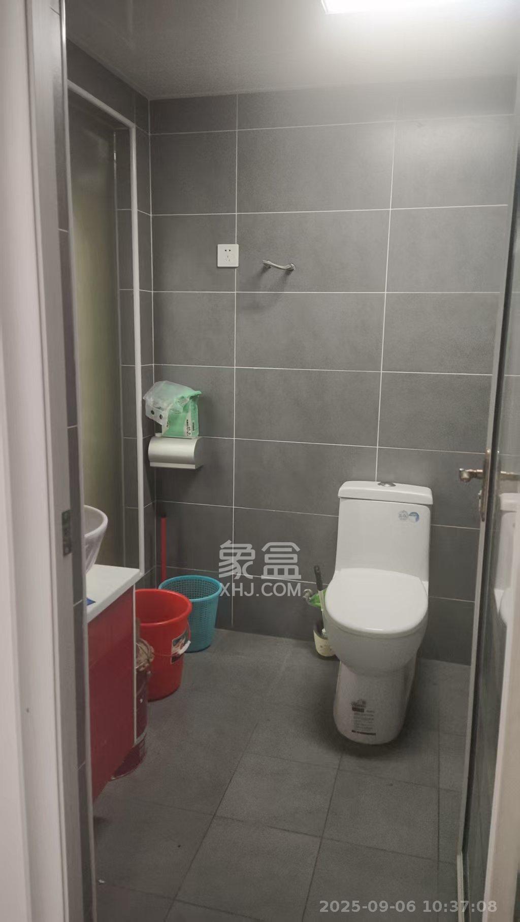 奥克斯缔壹城 1室1厅1卫 1300.0元/月 奥克斯缔壹城 1室1厅1卫 1300.0元/月室内图