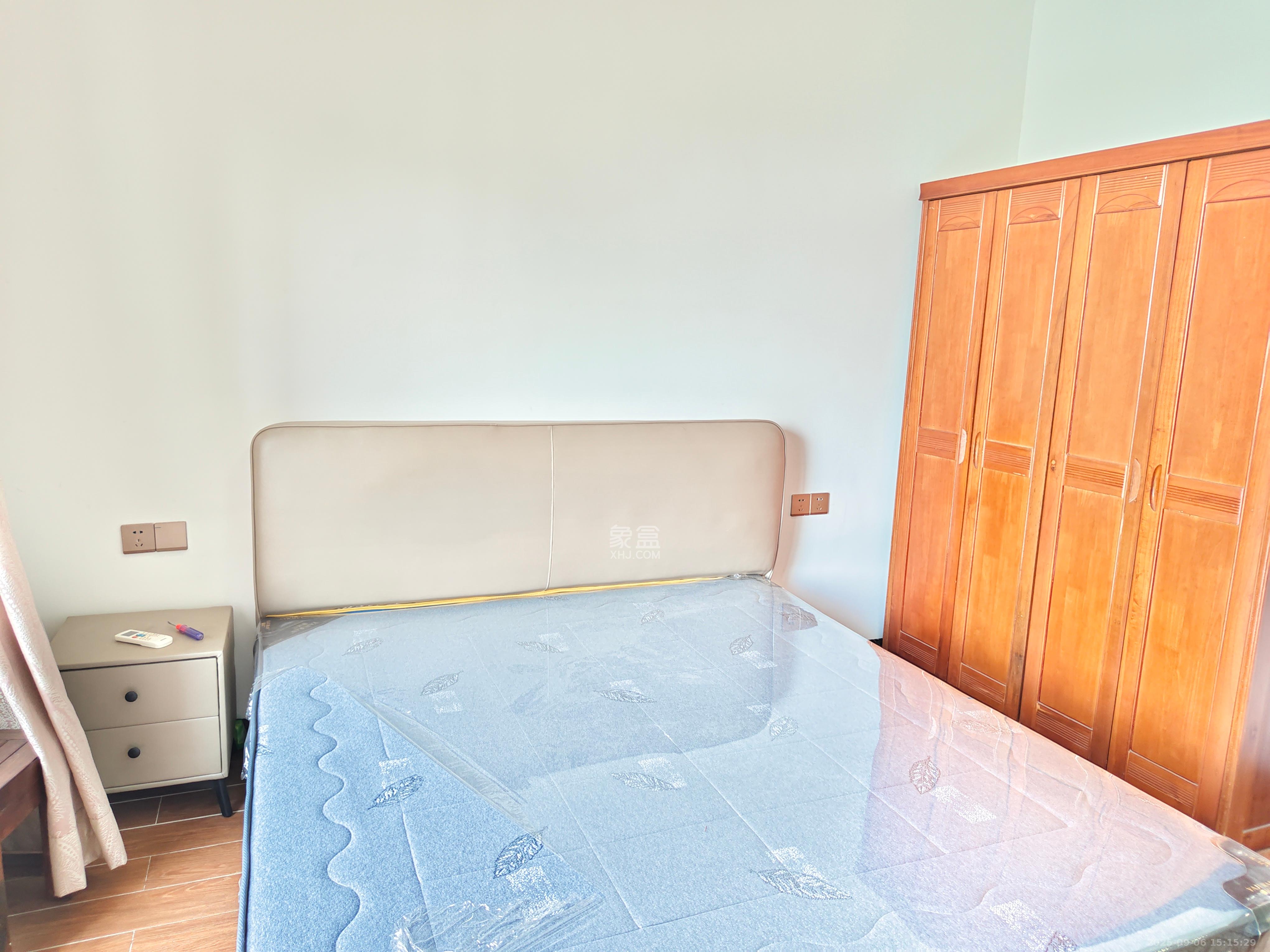 洋湖18克拉（旷远洋湖18克拉）  4室2厅2卫    3200.0元/月室内图