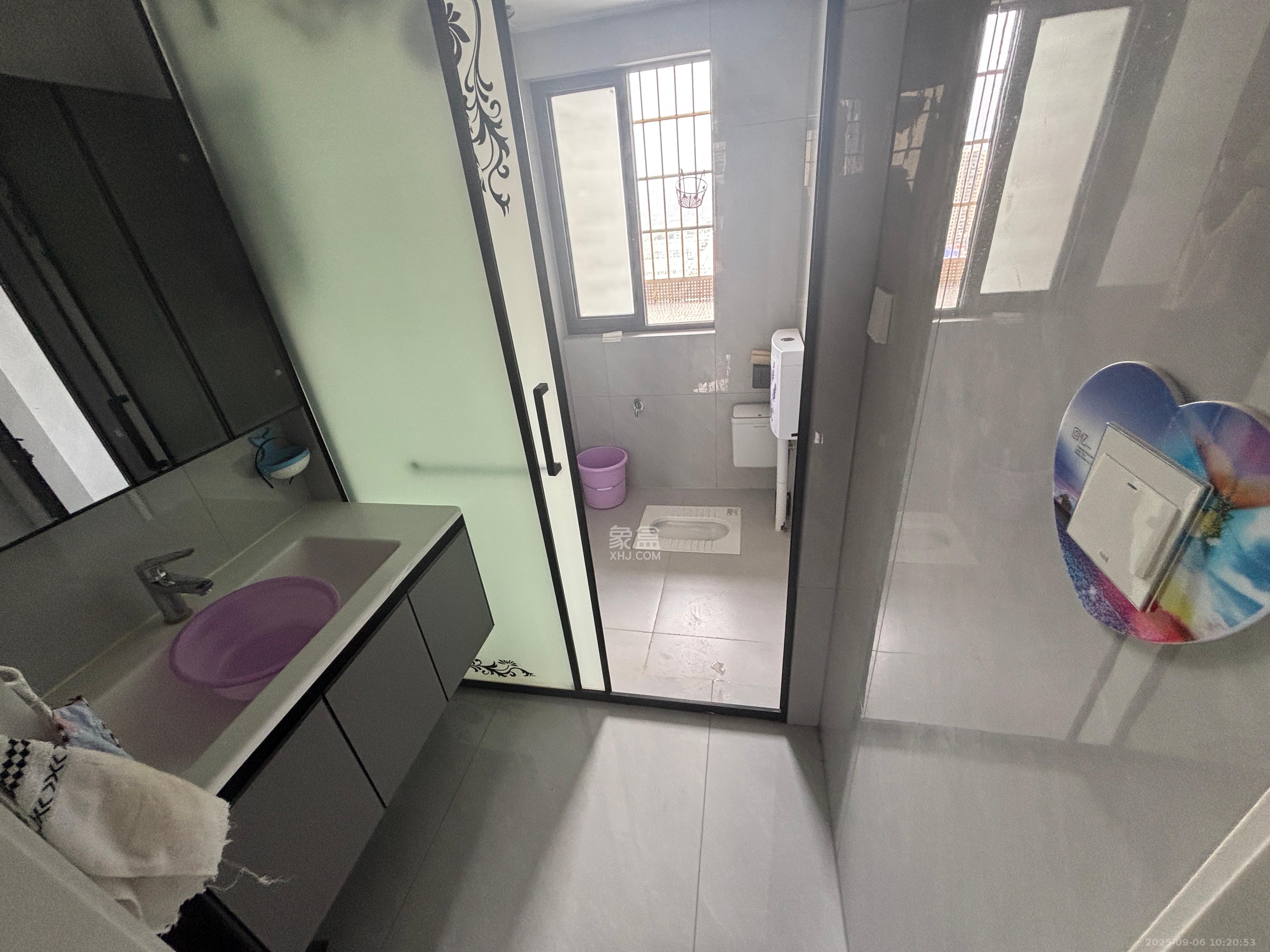 桥头家园三期  3室1厅2卫    2400.0元/月 桥头家园三期  3室1厅2卫    2400.0元/月室内图