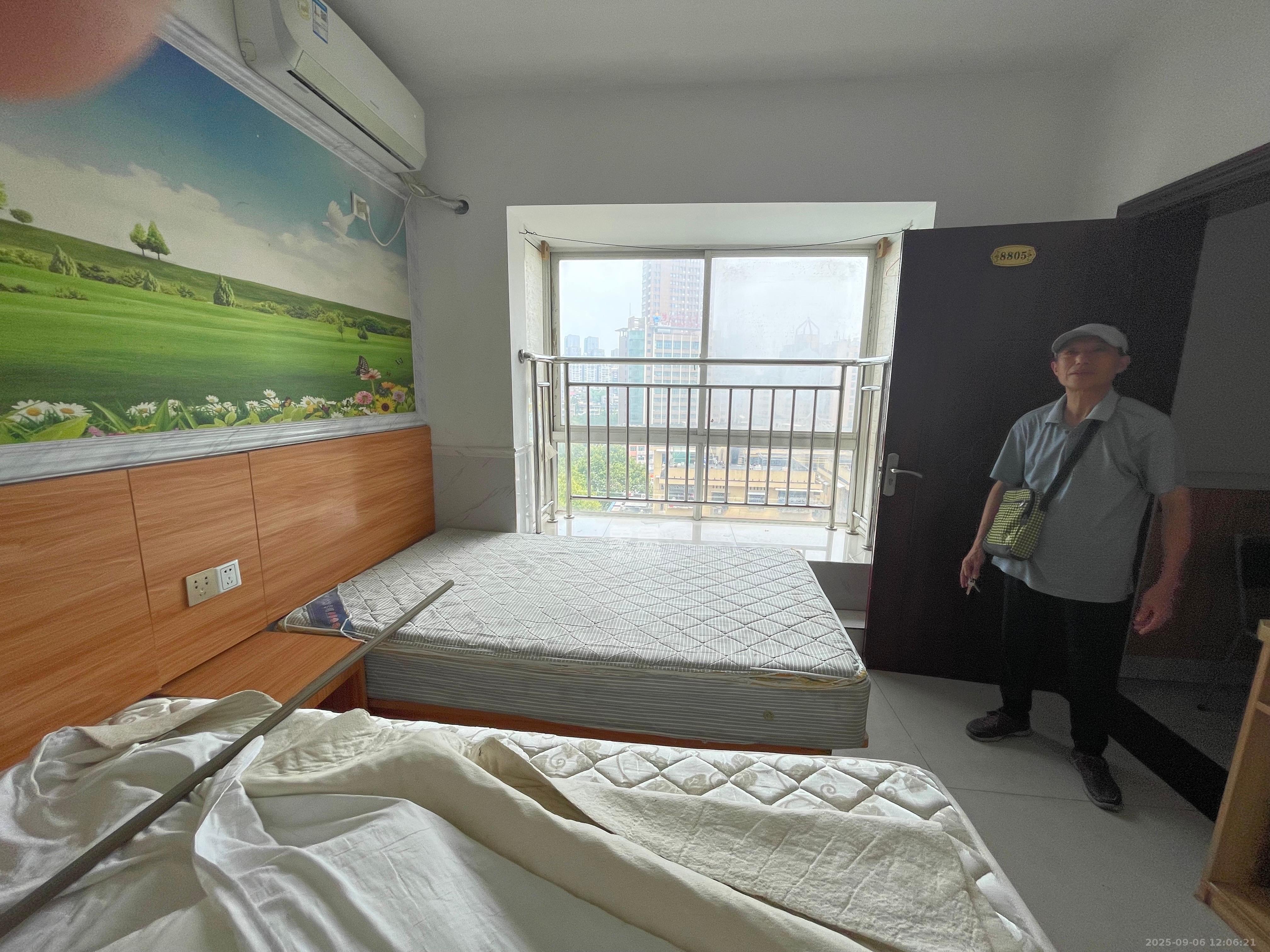 银轩铭誉（四海怡家）  5室1厅1卫    3600.0元/月室内图