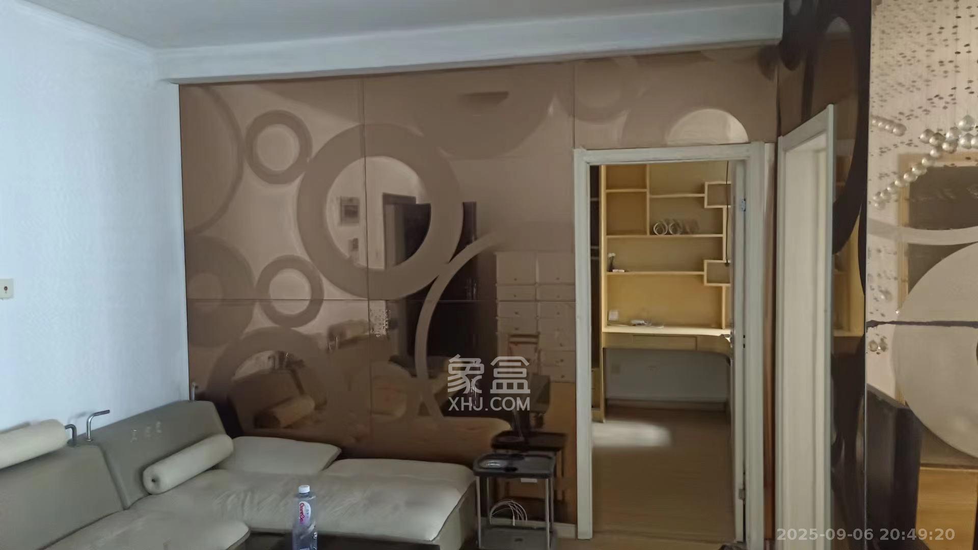 湘域中央 1室1厅1卫 2700.0元/月 湘域中央 1室1厅1卫 2700.0元/月室内图