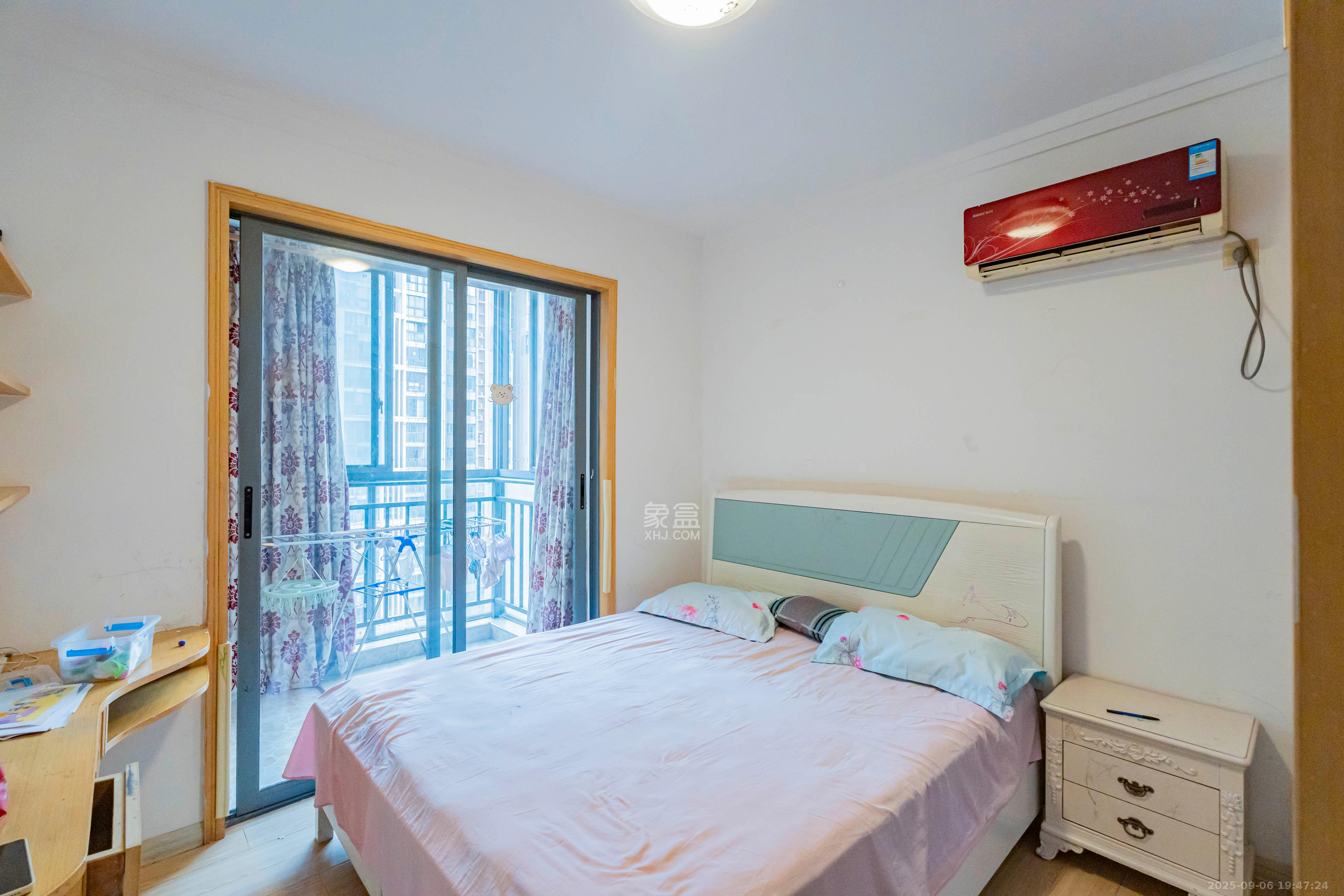 月畔湾  2室2厅1卫    81.0万卧室