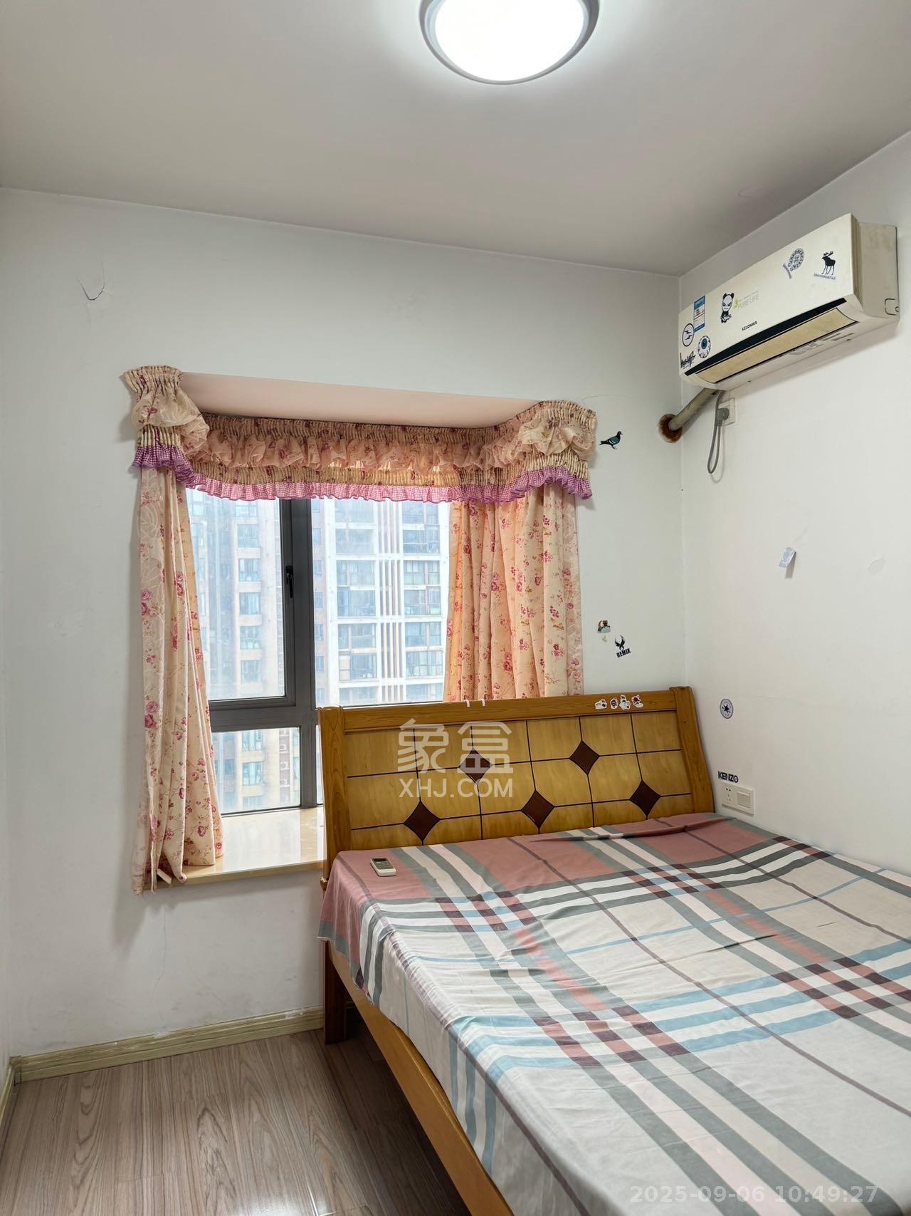 月畔湾  3室2厅2卫    2500.0元/月室内图